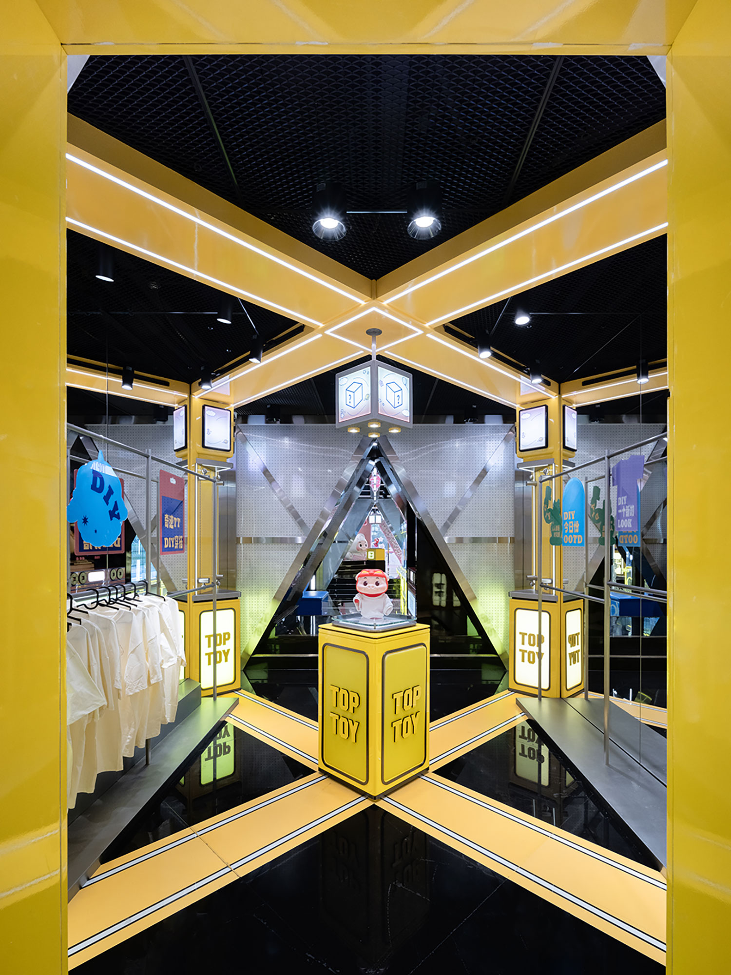 XL+Living: Top Toy's Immersive Shanghai Flagship Store