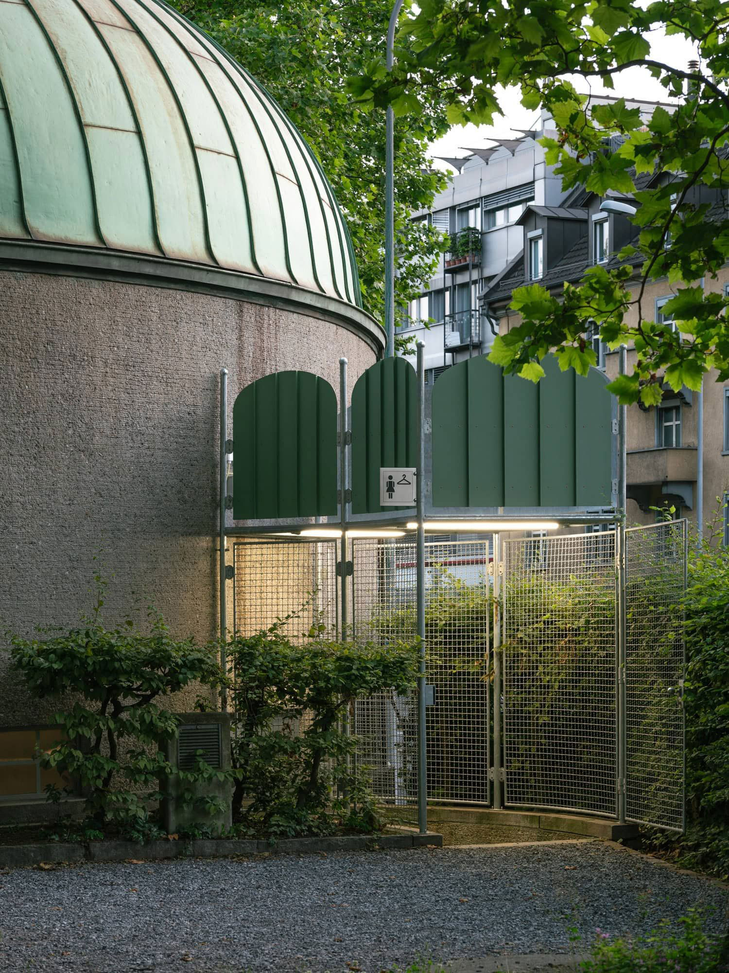 Calisthenics in Zurich: Sihlhölzli Pavilion Reborn
