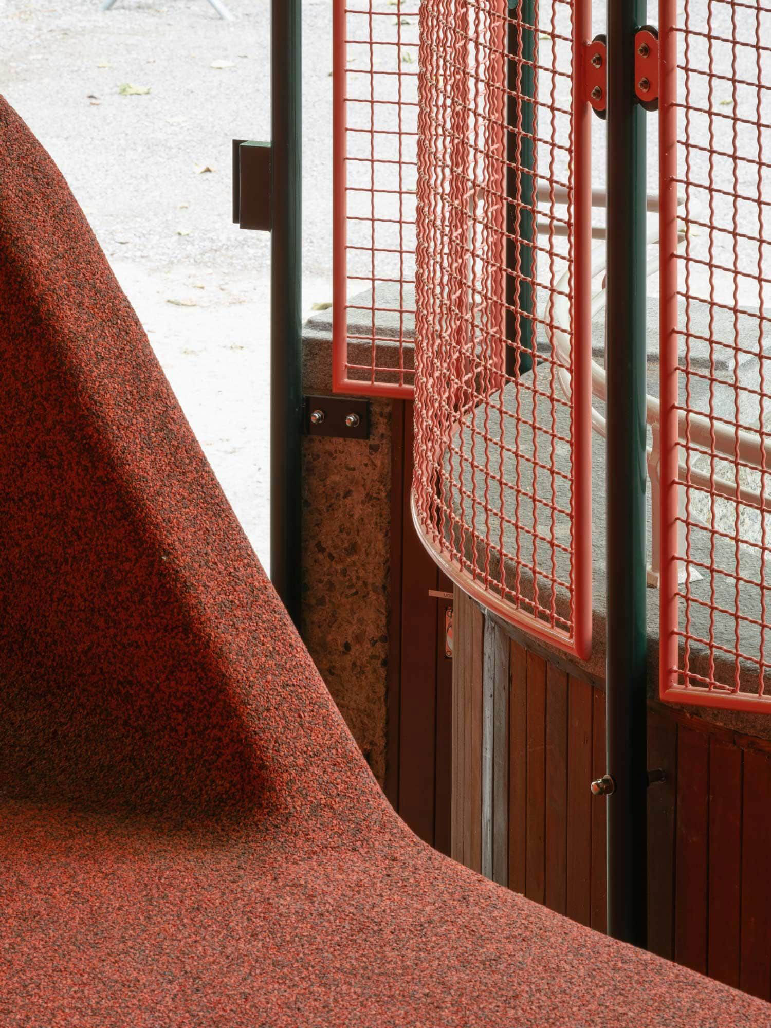 Calisthenics in Zurich: Sihlhölzli Pavilion Reborn