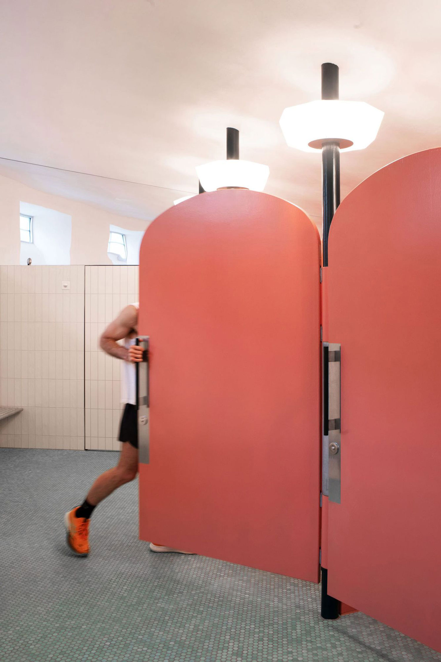 Calisthenics in Zurich: Sihlhölzli Pavilion Reborn