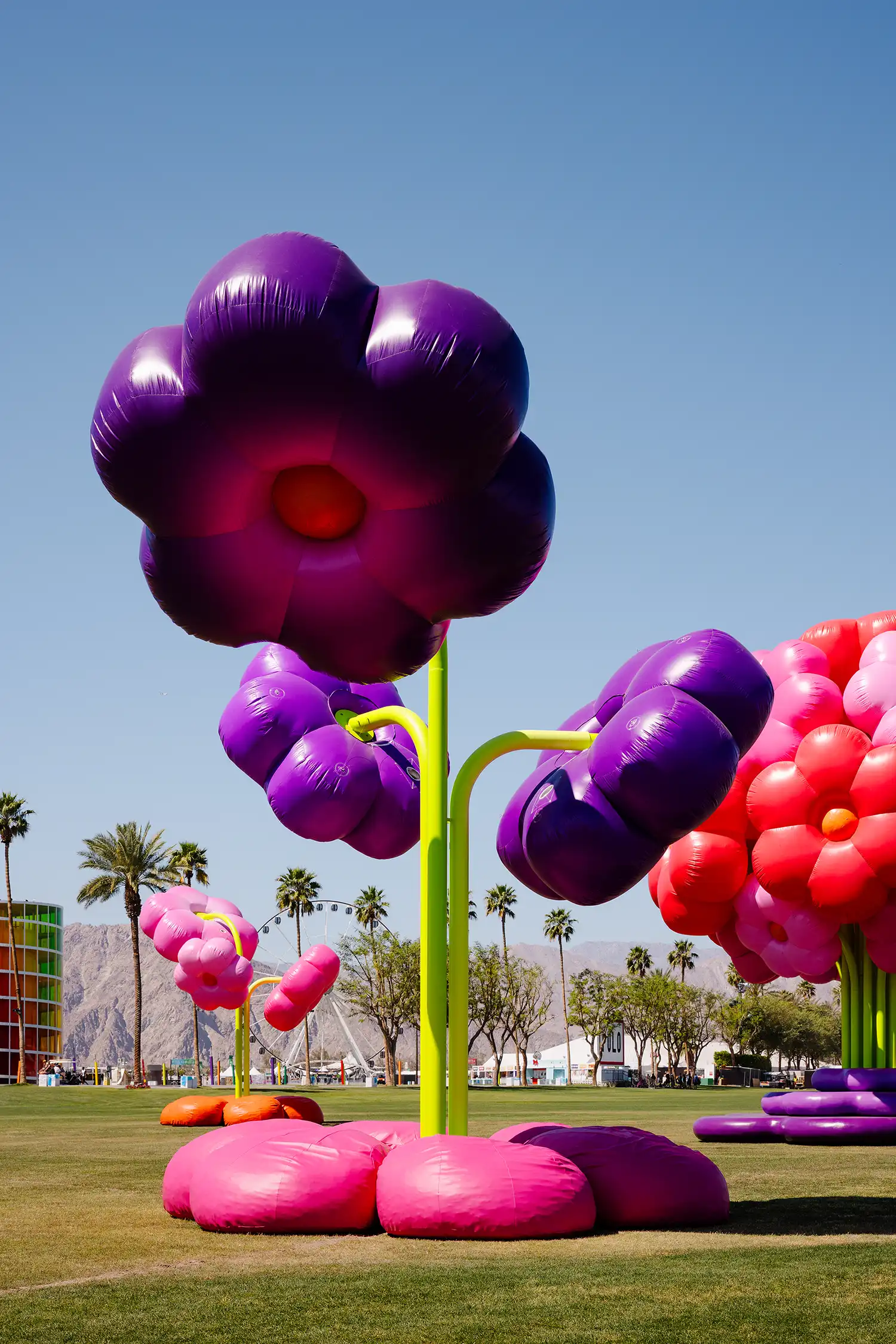 Coachella 2025: Uchronia's "Le Grand Bouquet" Art Installation