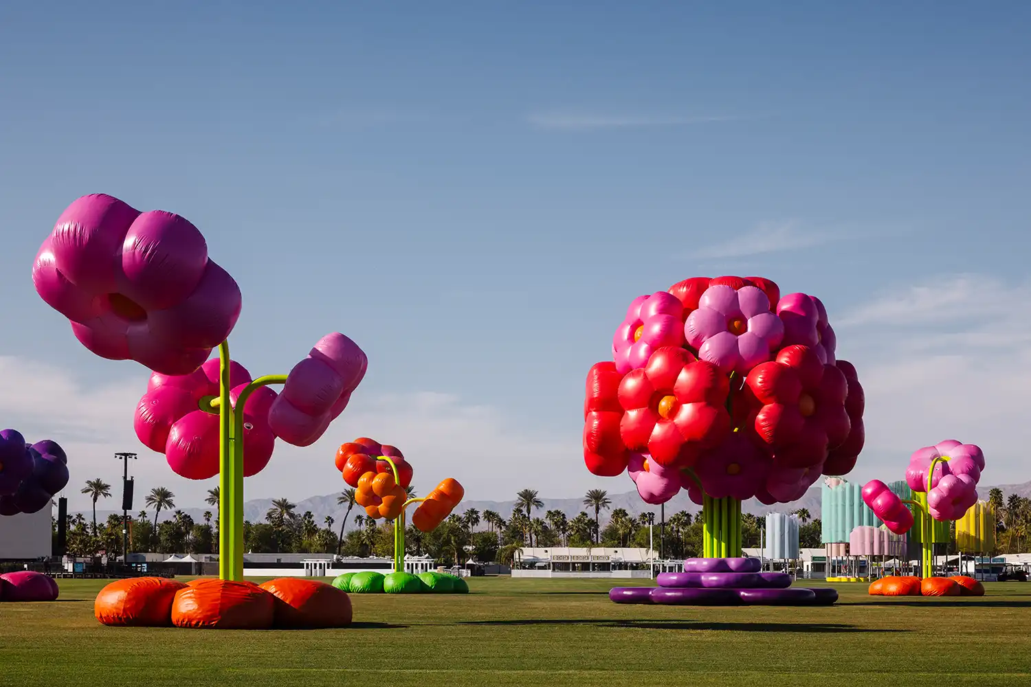 Coachella 2025: Uchronia's "Le Grand Bouquet" Art Installation