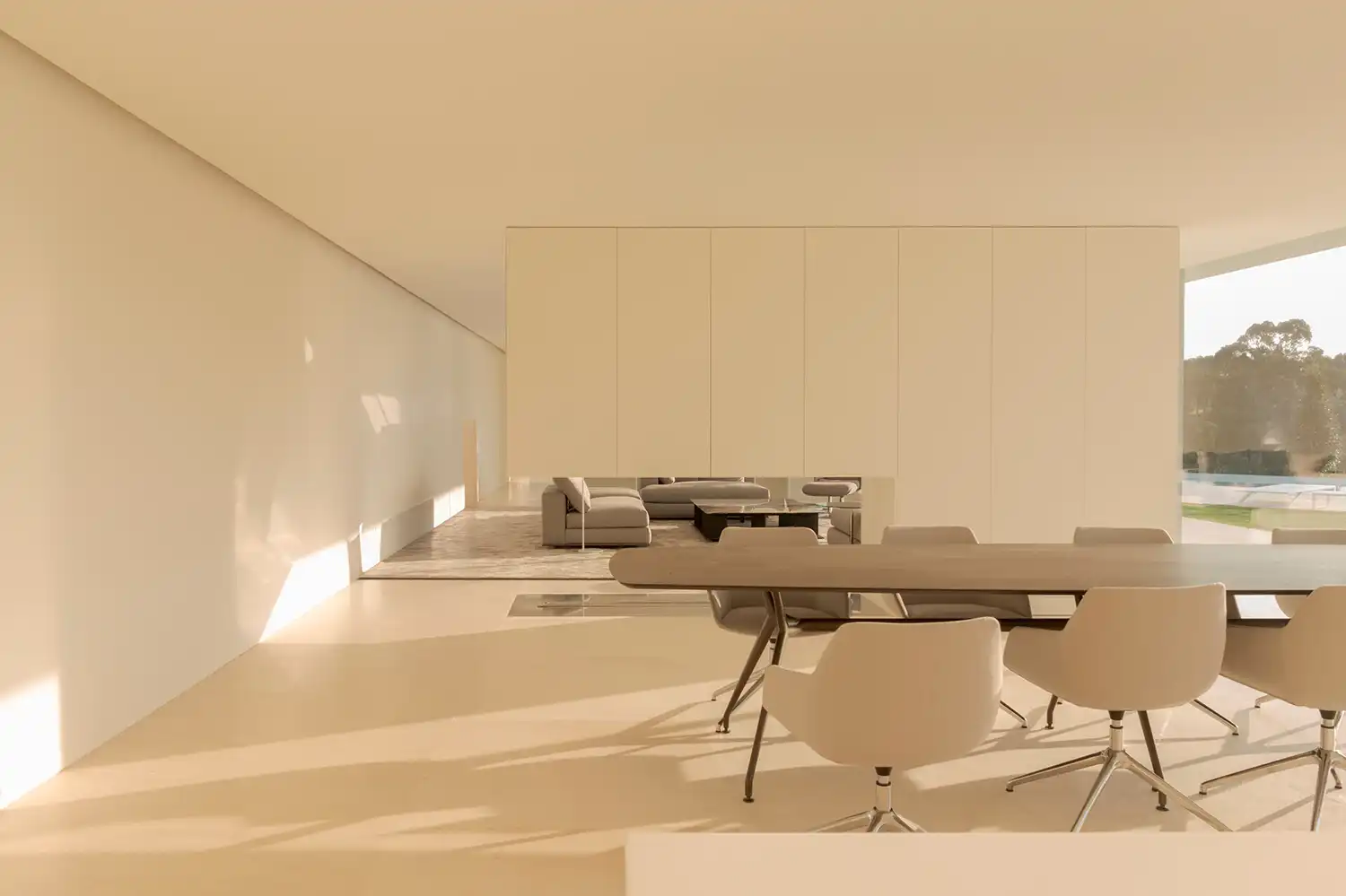 Villa 95 in Sotogrande by Fran Silvestre Arquitectos: A Home Connected to Nature