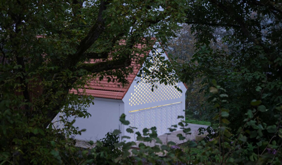 House Oskar by Jan Žaloudek: Baroque-Inspired Czech Architecture