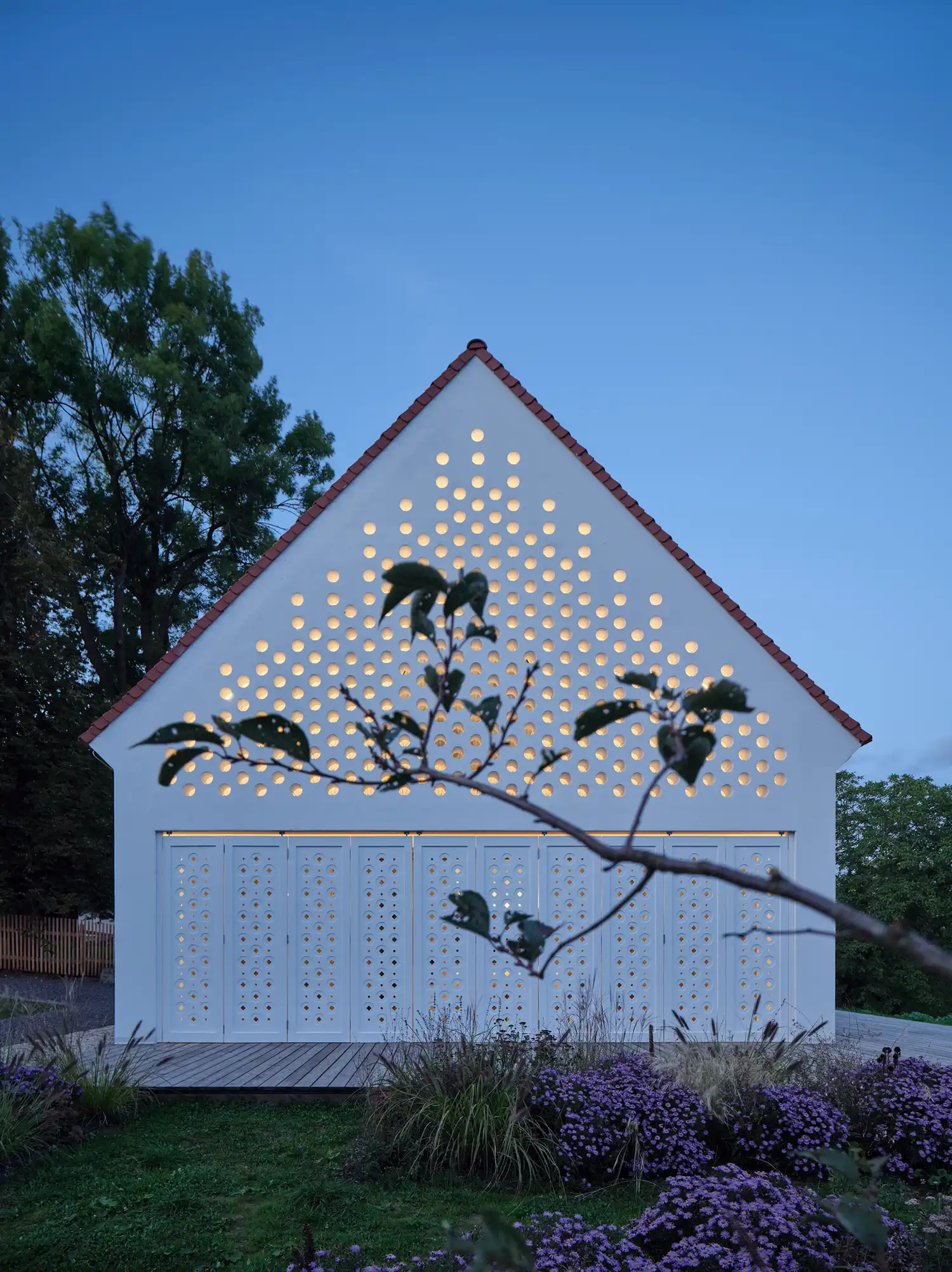 House Oskar by Jan Žaloudek: Baroque-Inspired Czech Architecture