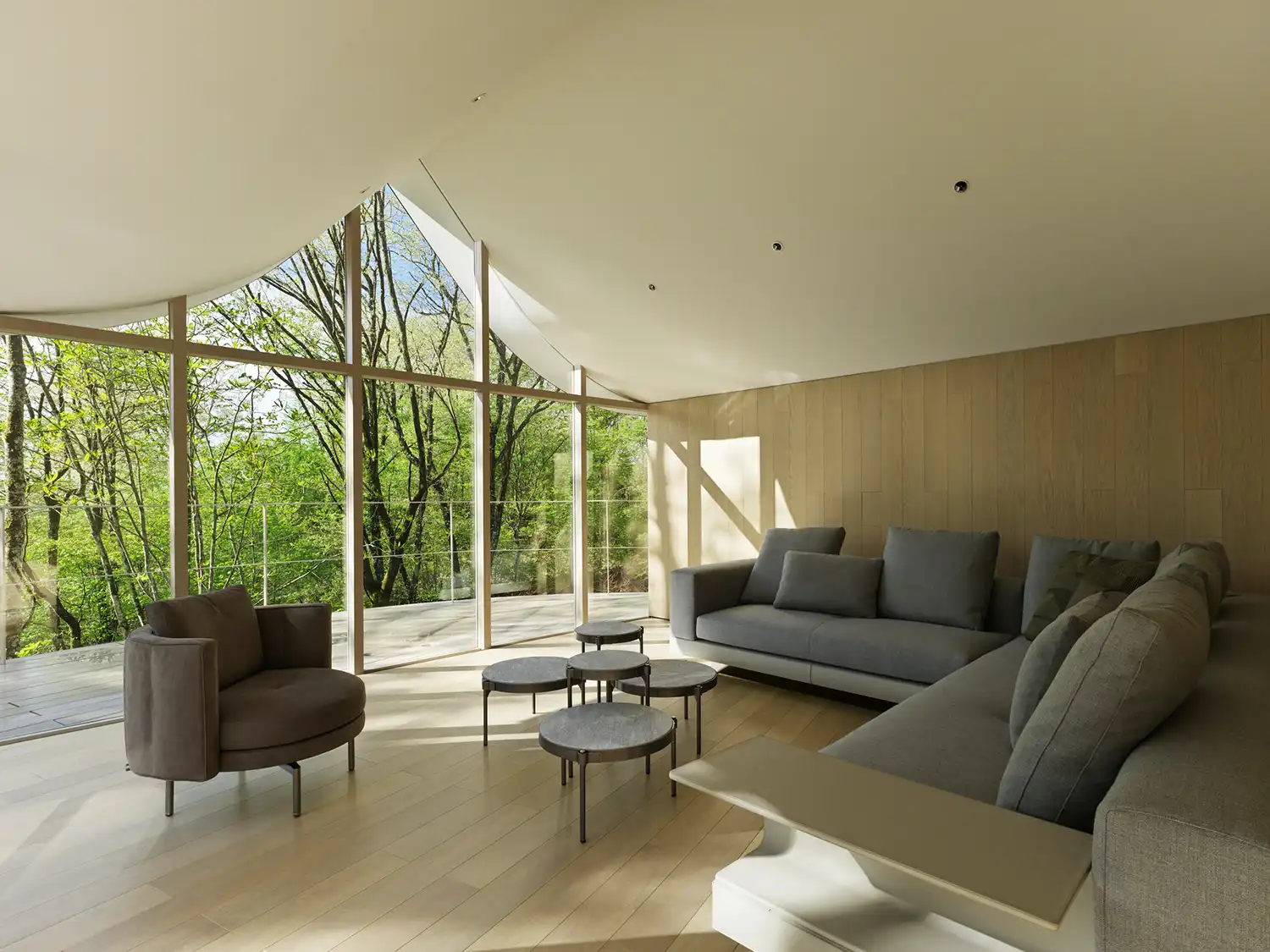 Hand-in-Hand: Nendo's Karuizawa Symphony of Intimacy and Isolation