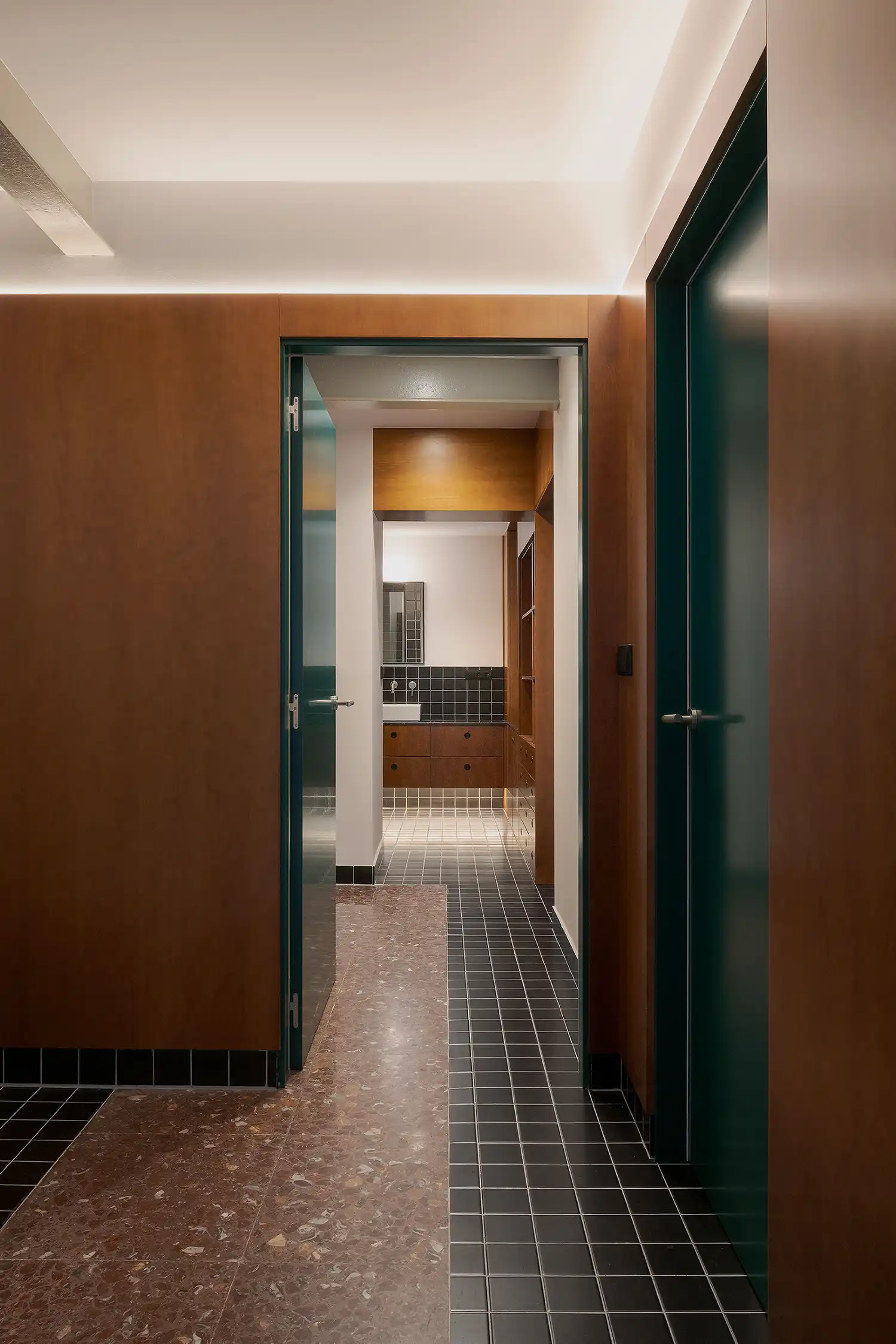 Nan Arquitectos's Patch Apartment: A 1960s Space Reimagined with Ceramic Tile Accents