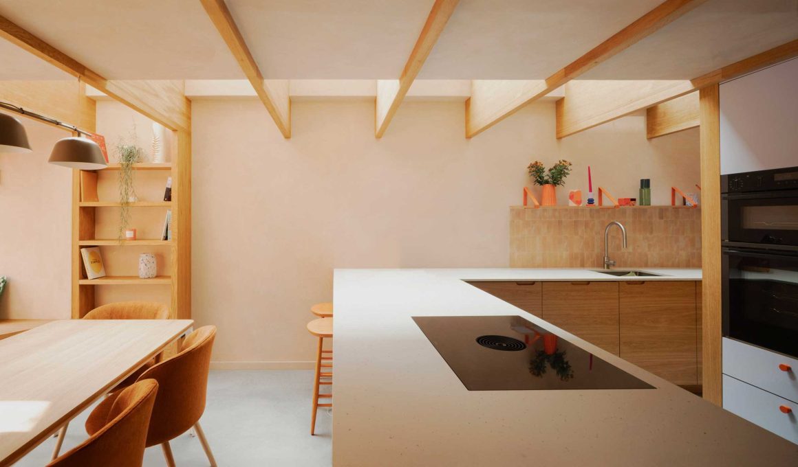 Oak and Concrete: Pensaer London's Sculptural Extension in Peckham Rye