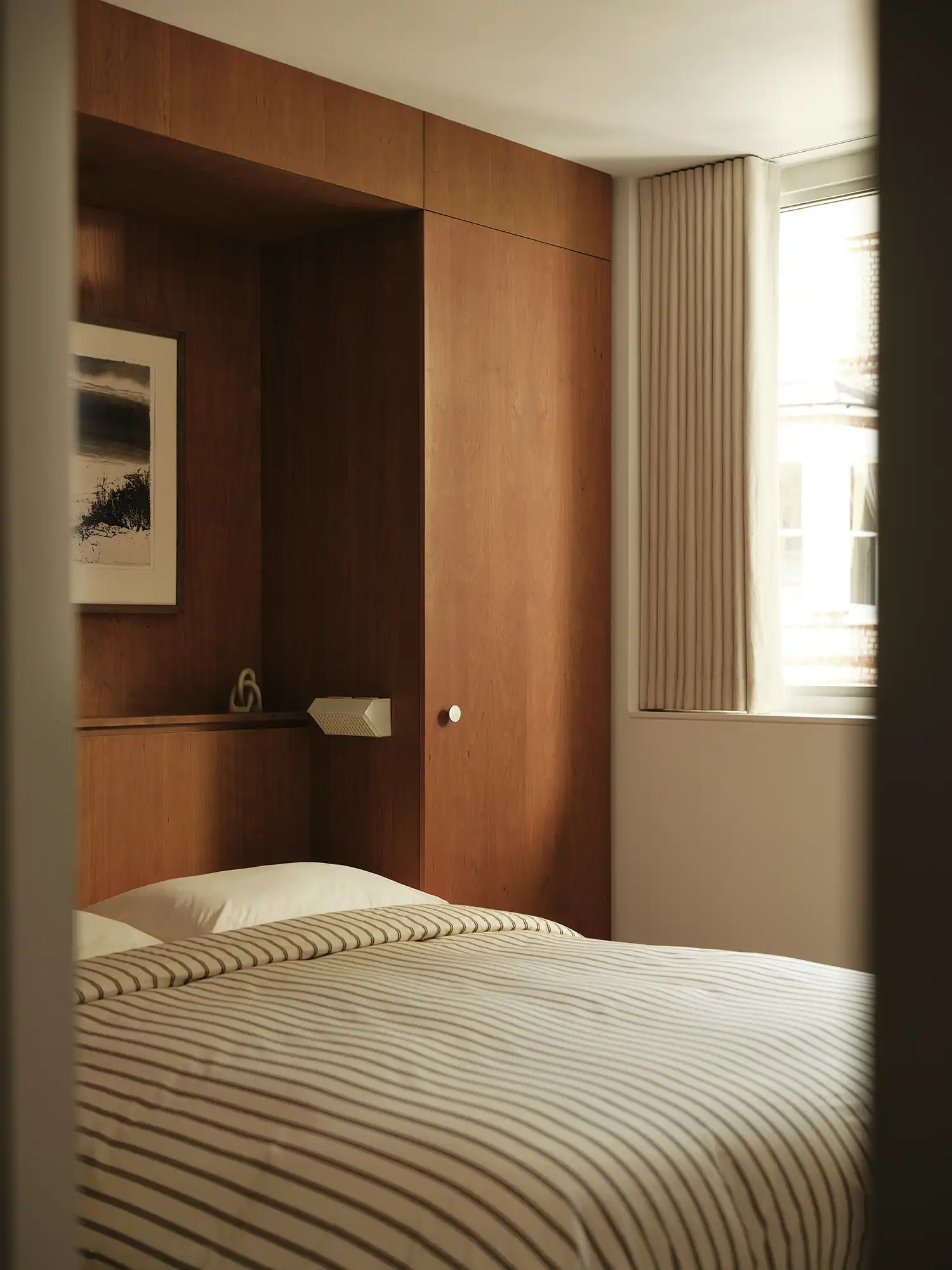 Pine Heath: Updating a 1960s Modernist House in London by Studio Hagen Hall