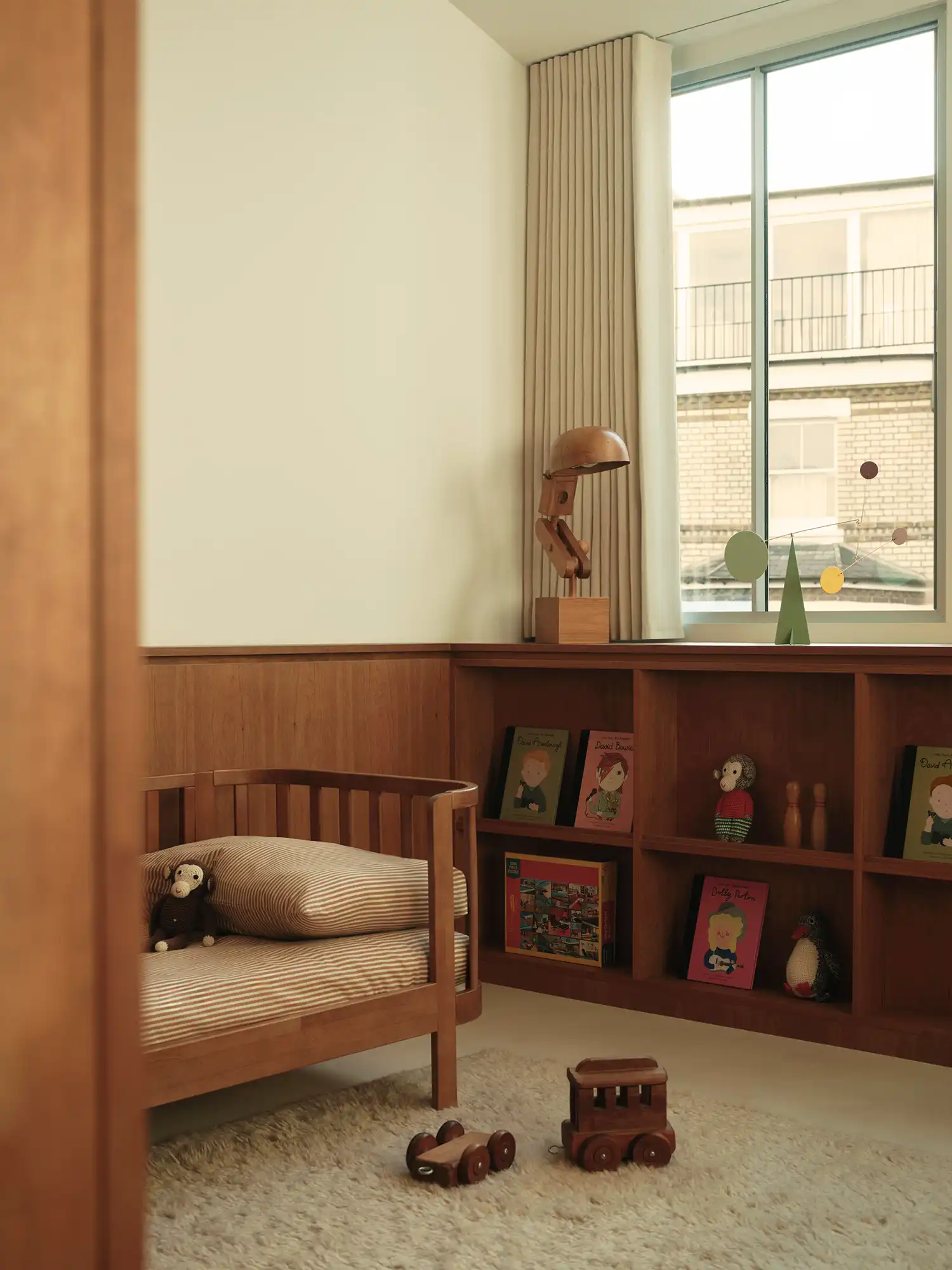 Pine Heath: Updating a 1960s Modernist House in London by Studio Hagen Hall