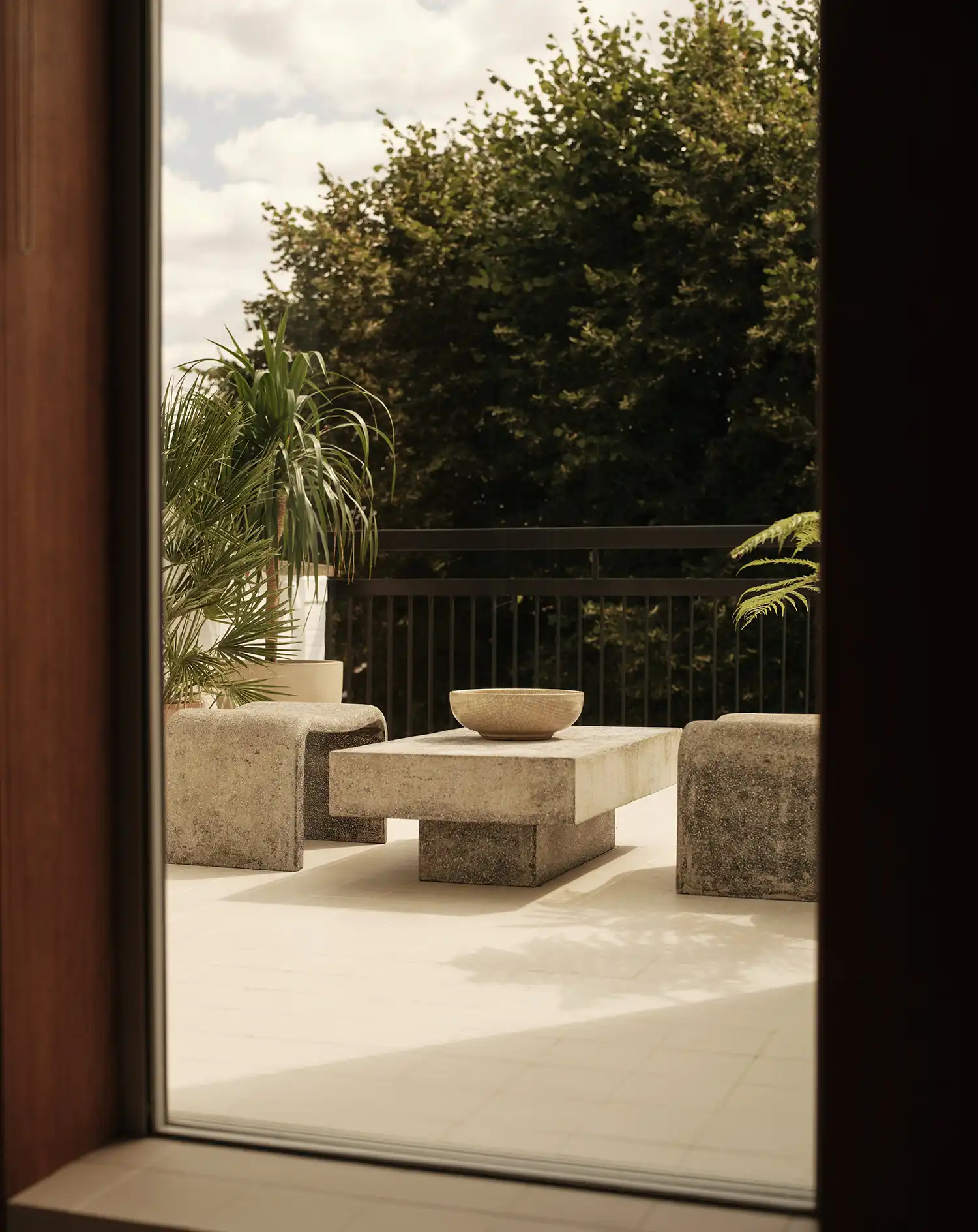 Pine Heath: Updating a 1960s Modernist House in London by Studio Hagen Hall