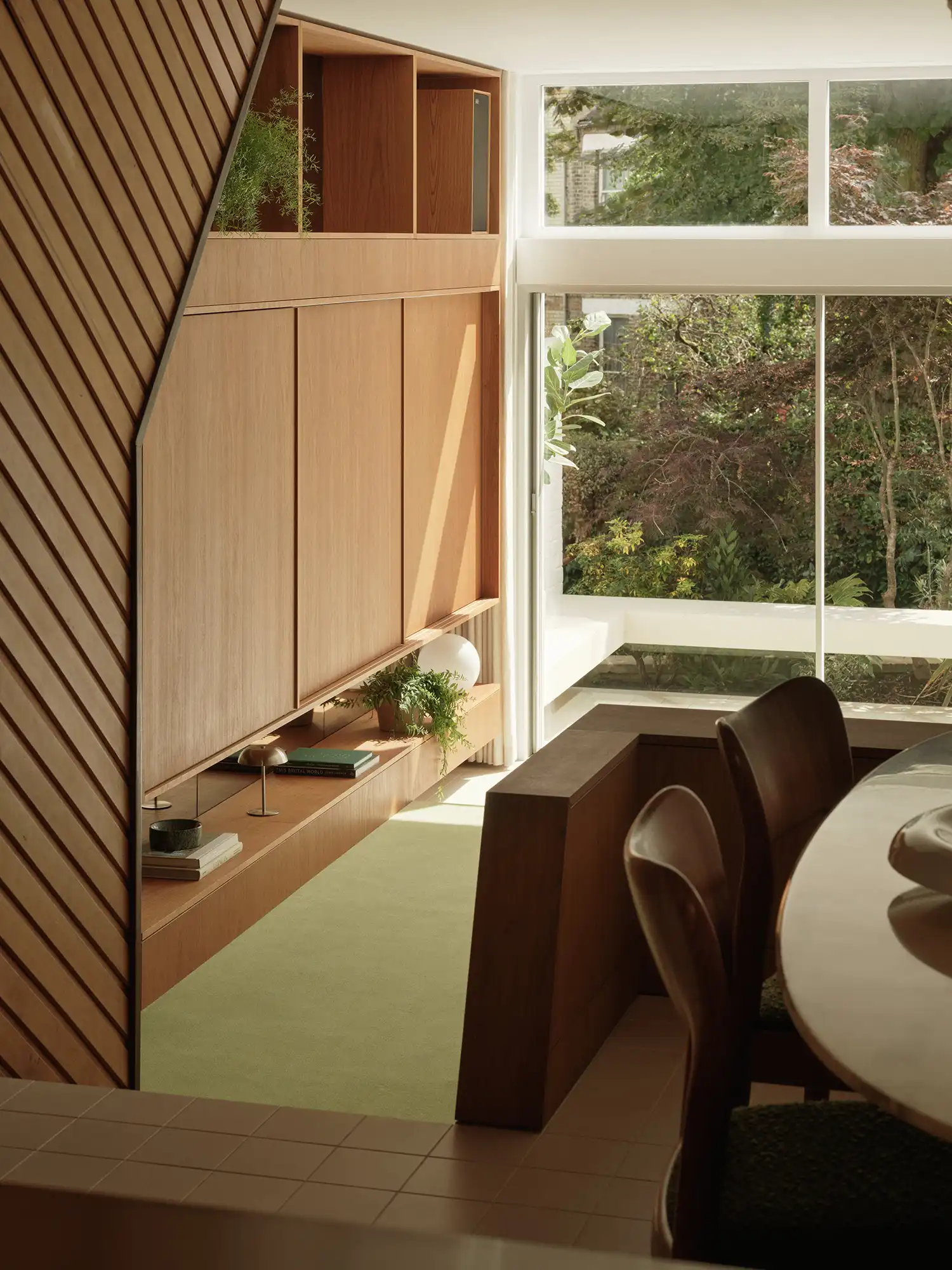 Pine Heath: Updating a 1960s Modernist House in London by Studio Hagen Hall
