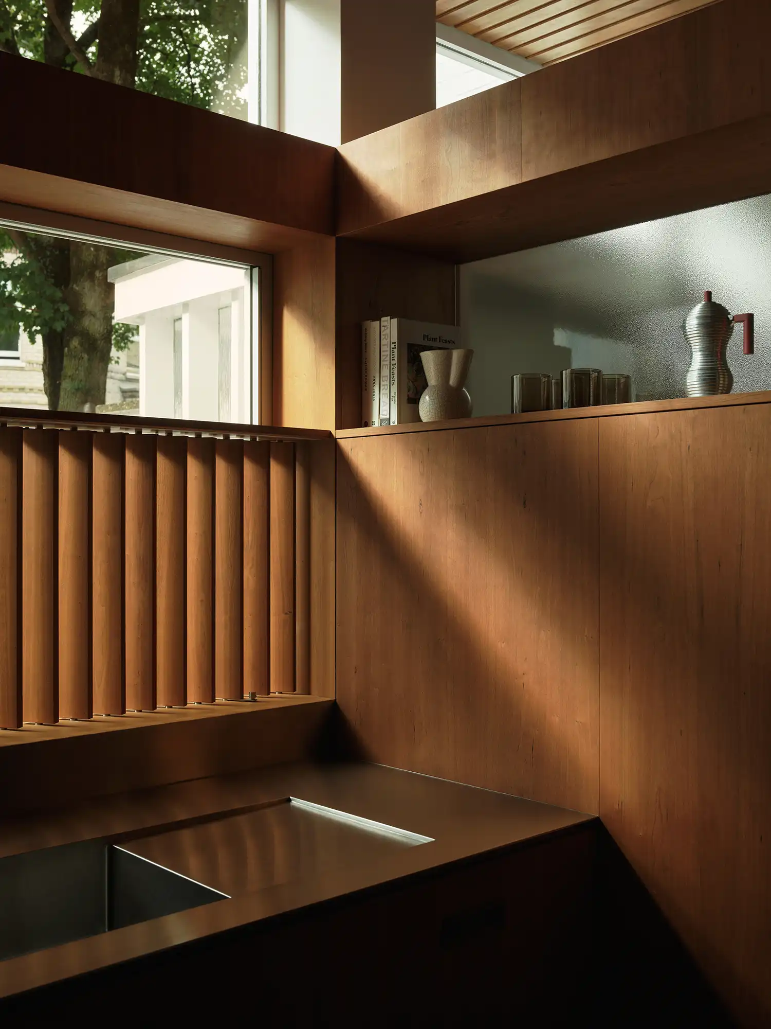 Pine Heath: Updating a 1960s Modernist House in London by Studio Hagen Hall