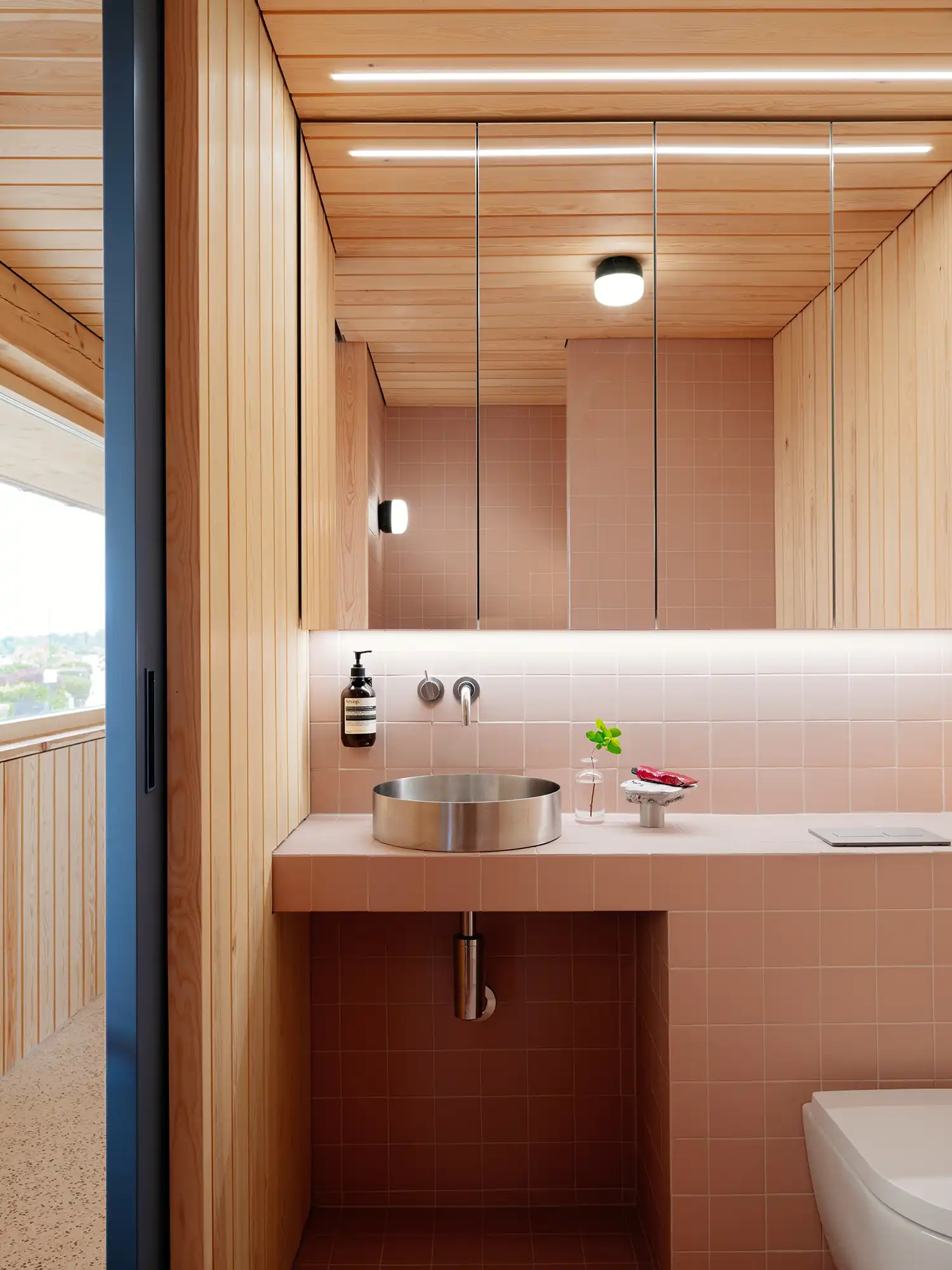 Smau Arkitektur Stavanger House Renovation: 60s Inspired Transformation