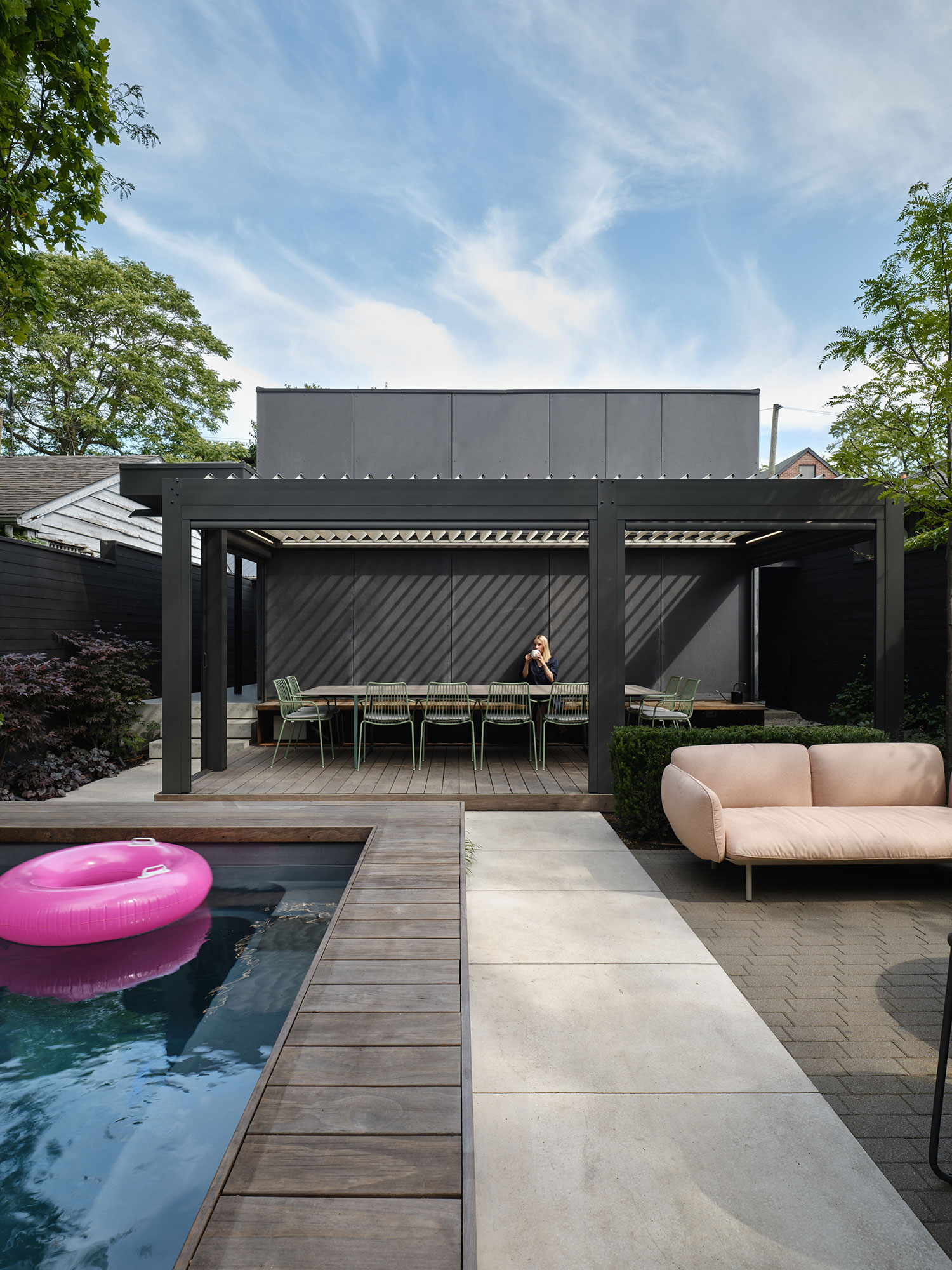 Renovating Summerhill: BVT A Crafts a Contemporary Urban Residence