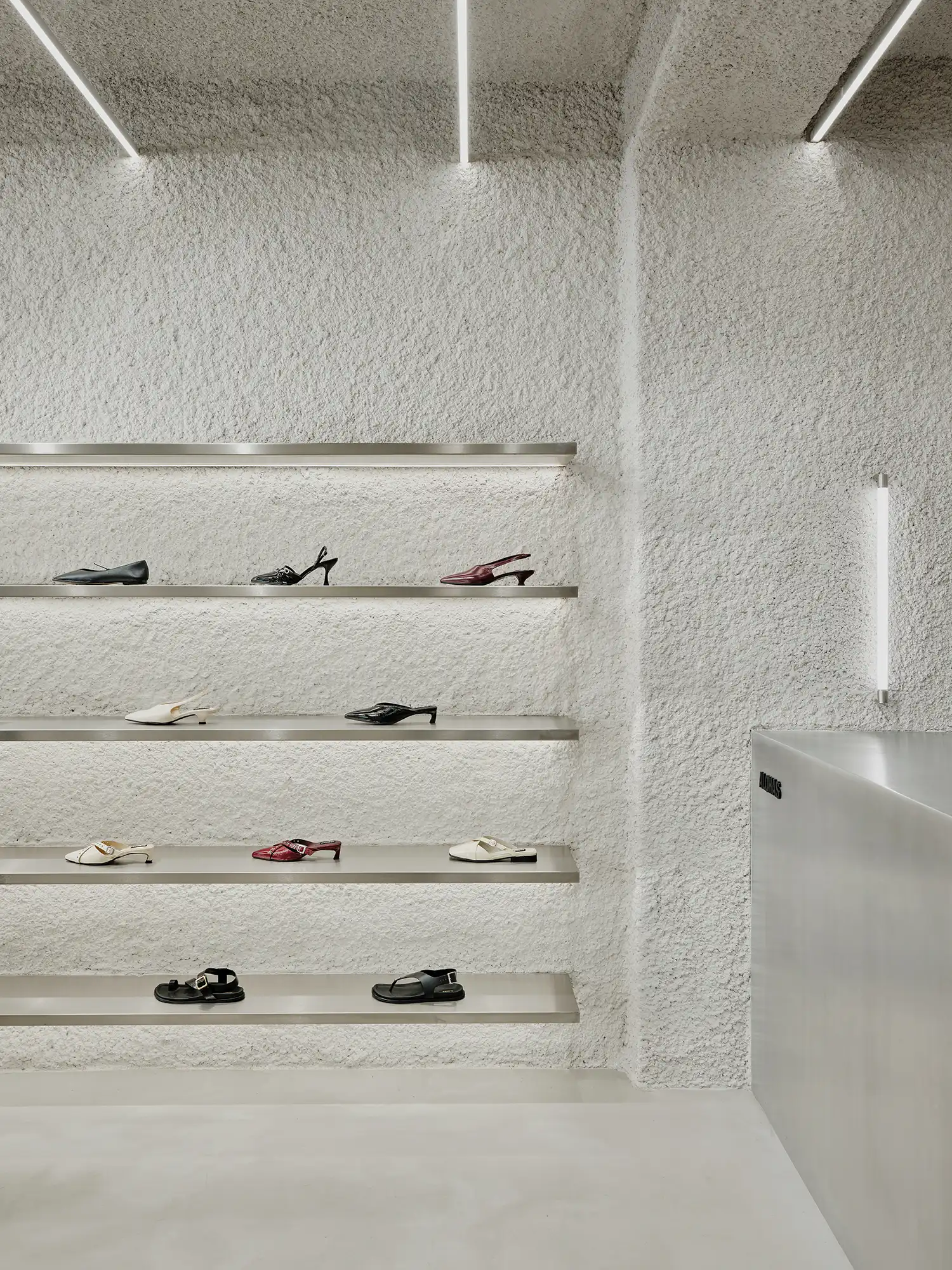 ALOHAS Madrid Store by CLAP Studio: A Volcanic Retail Experience in the Heart of the City