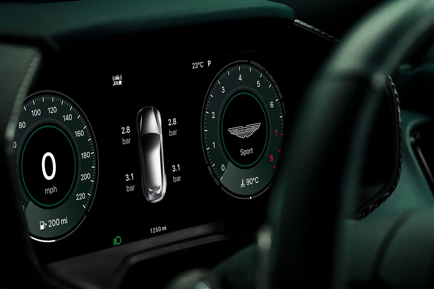 Aston Martin Debuts Apple CarPlay Ultra – A Seamless Fusion of Luxury and Tech