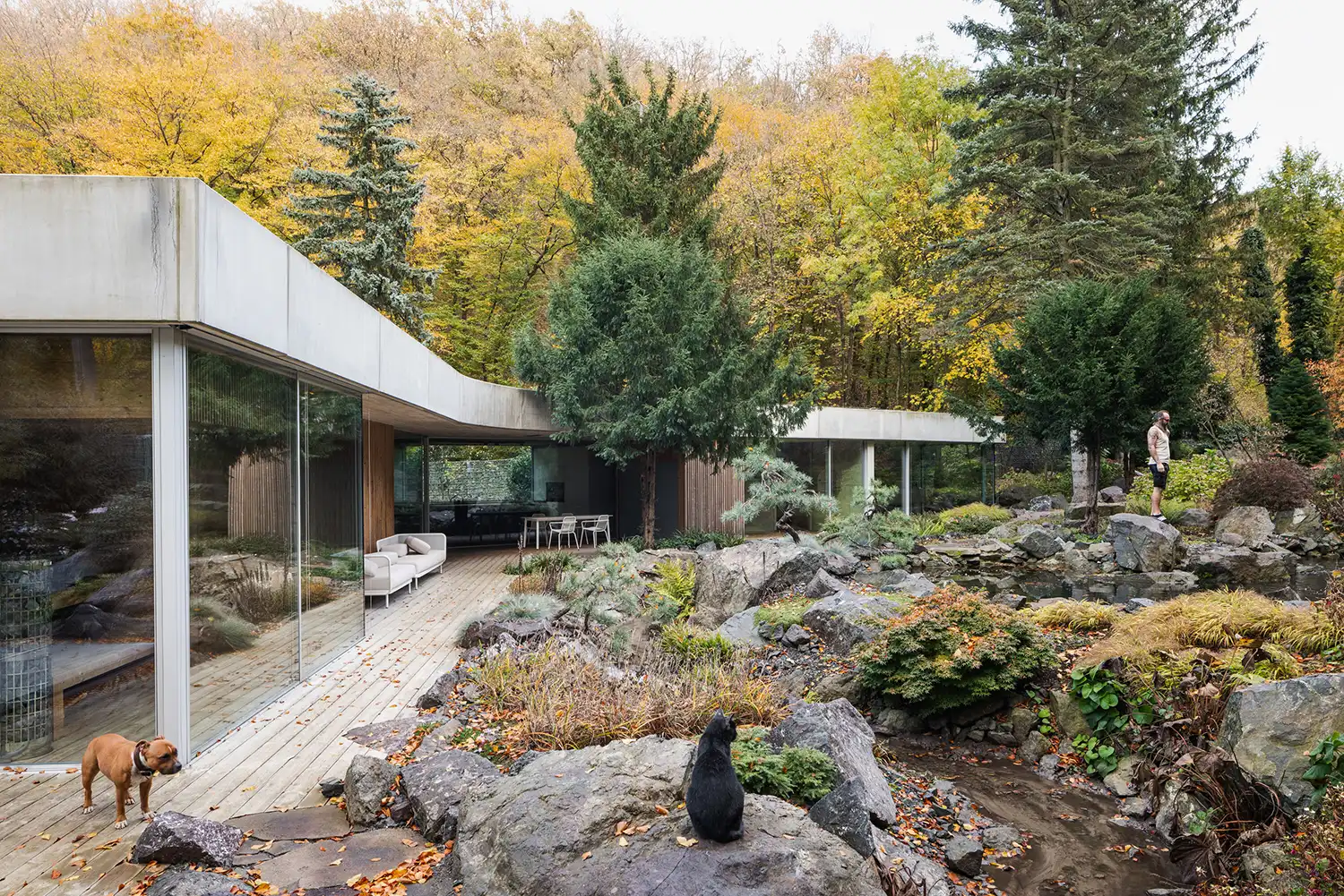 Banánka House by Paulíny Hovorka Architects Blurs Boundaries Between Architecture and Nature