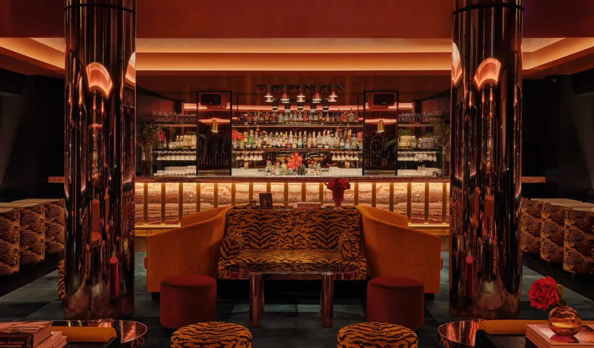 BOWIE: A Sensorial Supperclub in Old Montreal Redefining Nightlife with 1980s Glamour