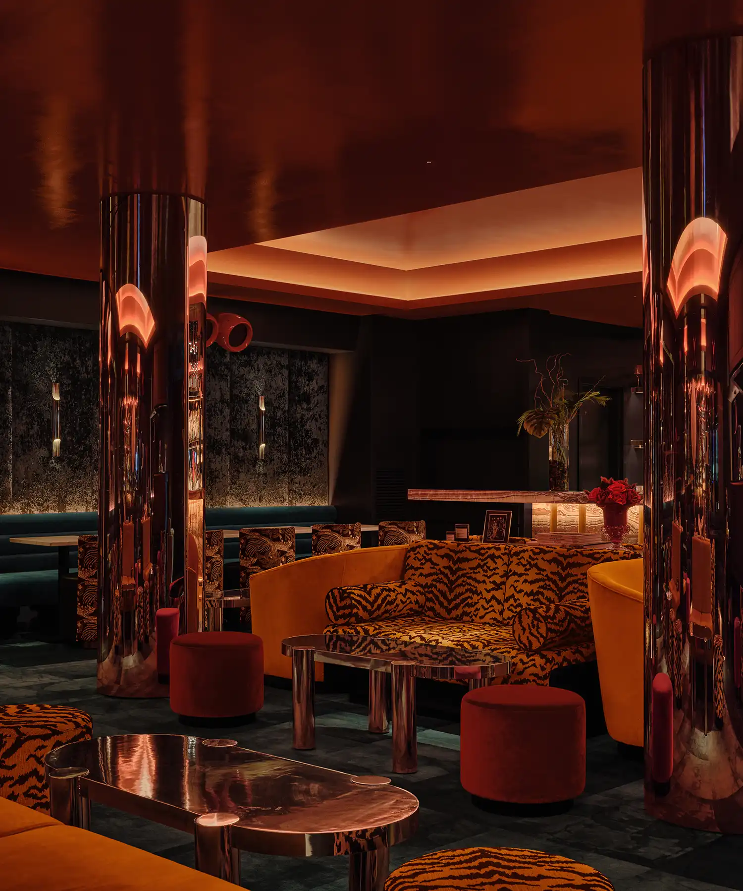 BOWIE: A Sensorial Supperclub in Old Montreal Redefining Nightlife with 1980s Glamour