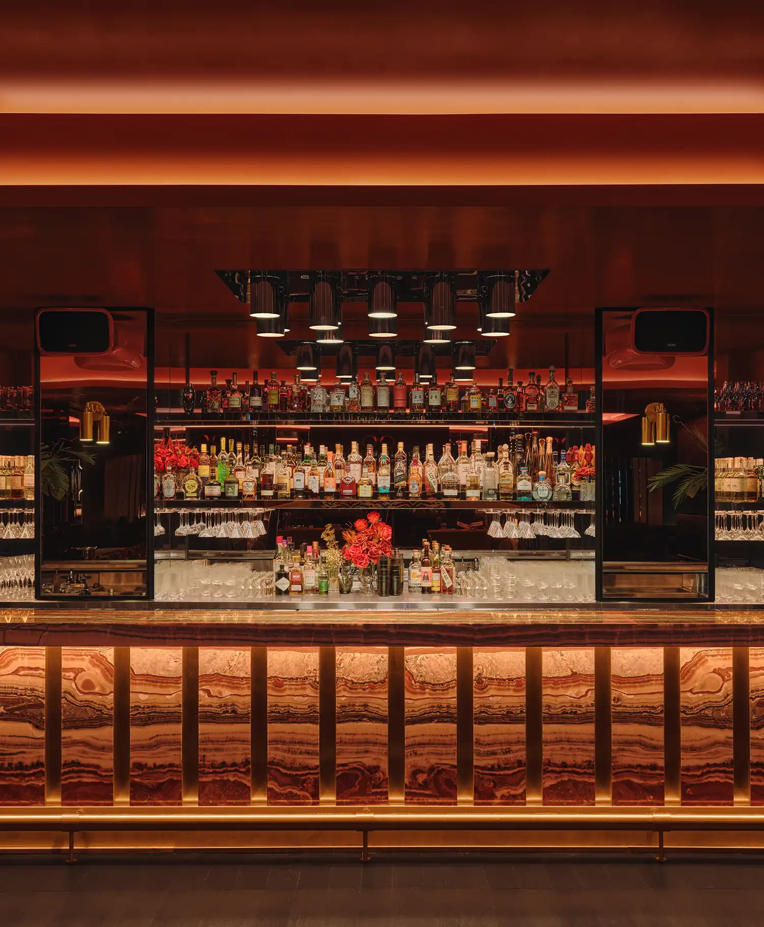BOWIE: A Sensorial Supperclub in Old Montreal Redefining Nightlife with 1980s Glamour
