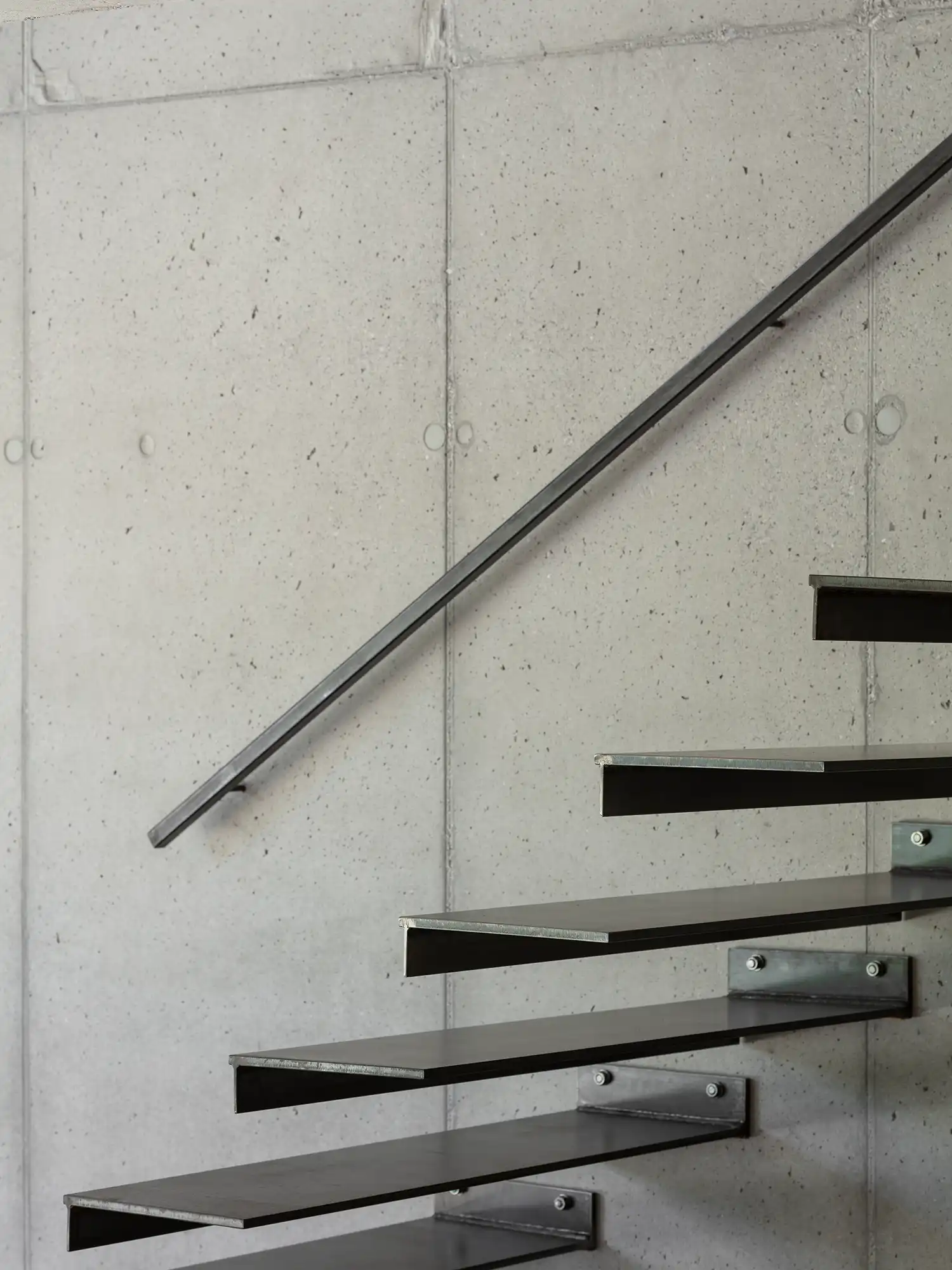 Buero Wagner one-pillar house charred timber facade