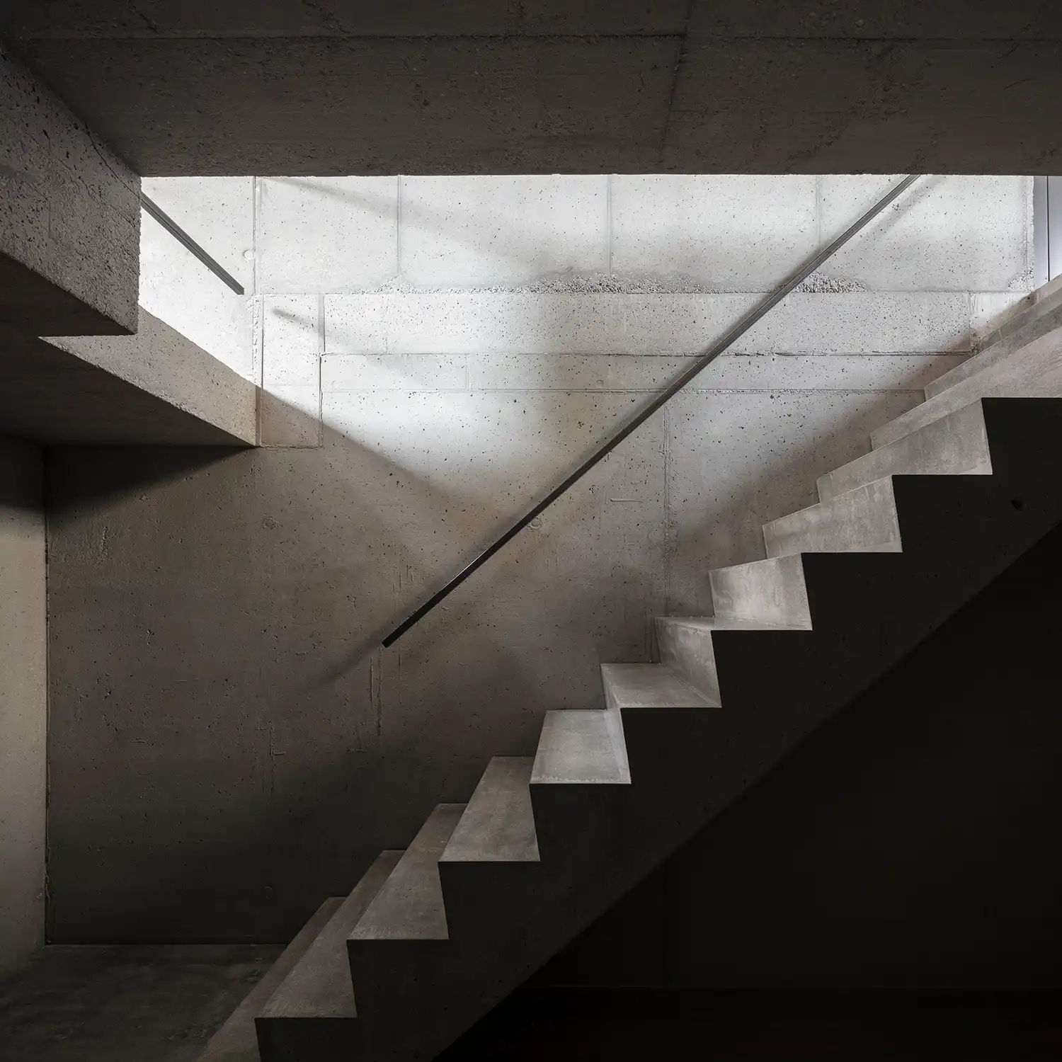 Buero Wagner one-pillar house charred timber facade