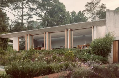 House Between Two Rivers in Valle de Bravo by Mancera + Taller 3000