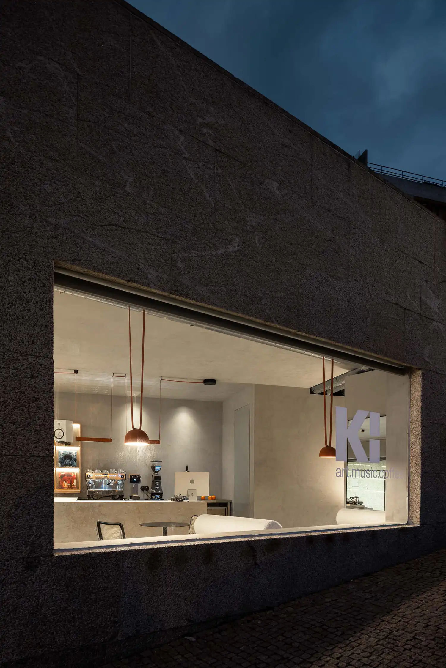 KI.art.music.coffee by MAT Arquitetura – Music, Art & Design Fusion