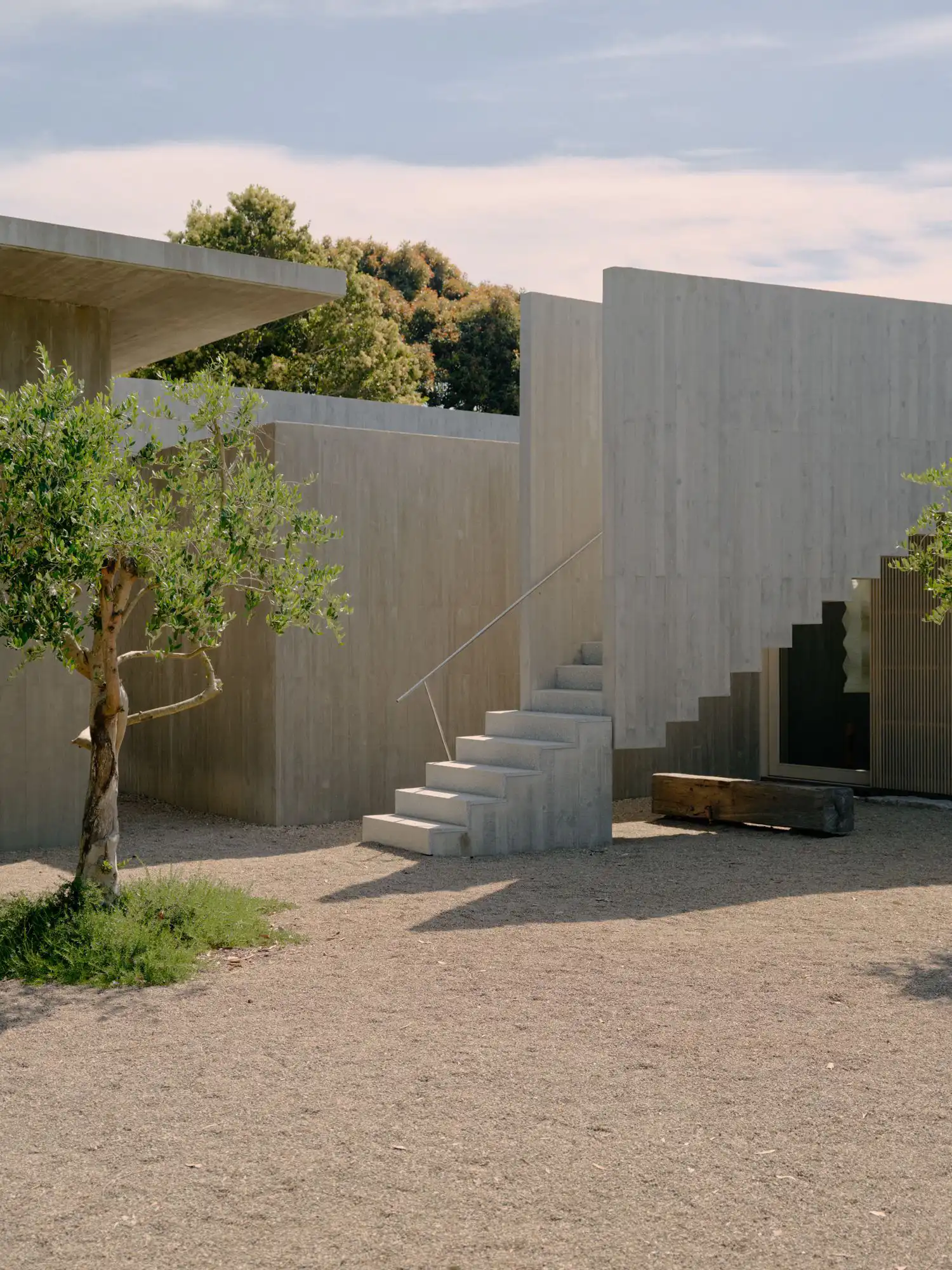 Mori House by Aires Mateus and MAArchitects: A Serene Fusion of Australian, Japanese, and Portuguese Design