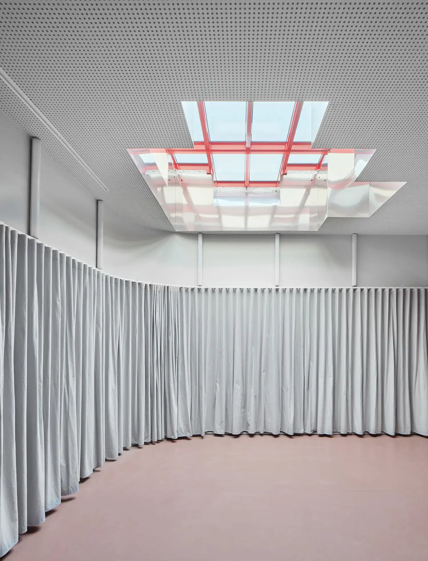 Flexo Arquitectura Transforms Barcelona’s Saier Facility into a Welcoming Hub for Migrants