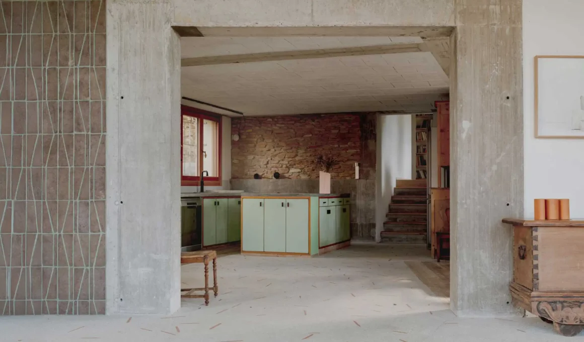 Texturised House by Bongiana Architetture: A Tactile Retreat in the Italian Vineyards