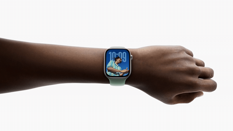 Apple Watch Series 9 displaying watchOS 26 personalized health insights and customizable activity complications