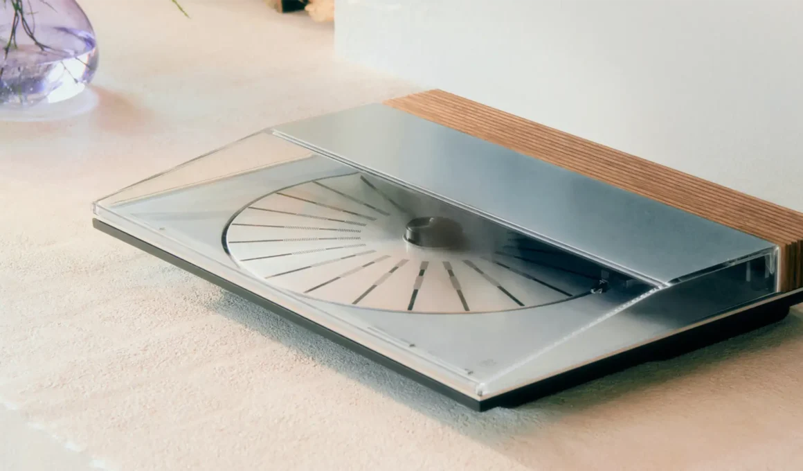 Bang & Olufsen Unveils Exquisite Beosystem 3000c, Reviving a Legend for the Modern Era