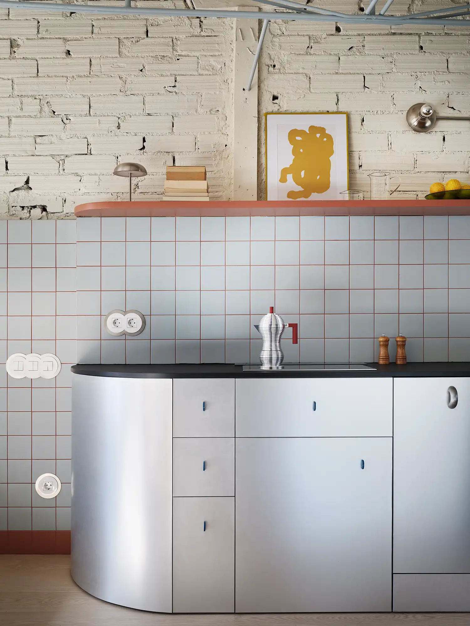 Soaring Against Gravity: Bardo's Casa Cometa Defies Structural Limits in Madrid