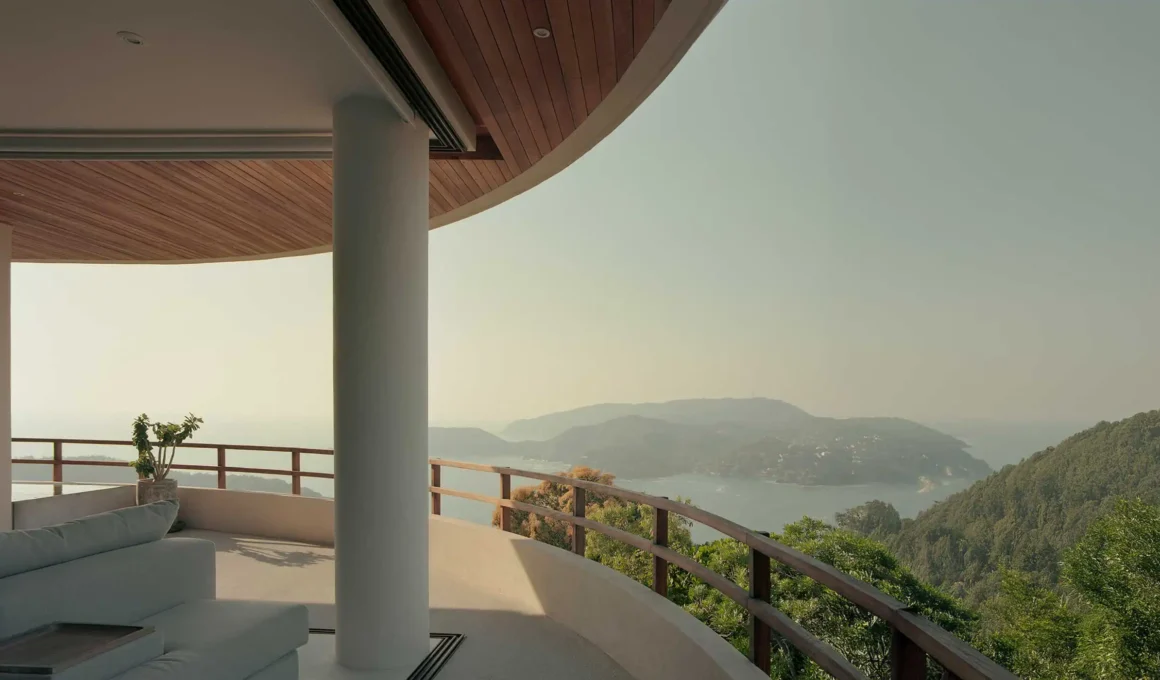 VILLAS DEL VIGÍA: CAAM’s Curved Ocean-View Villas in Zihuatanejo