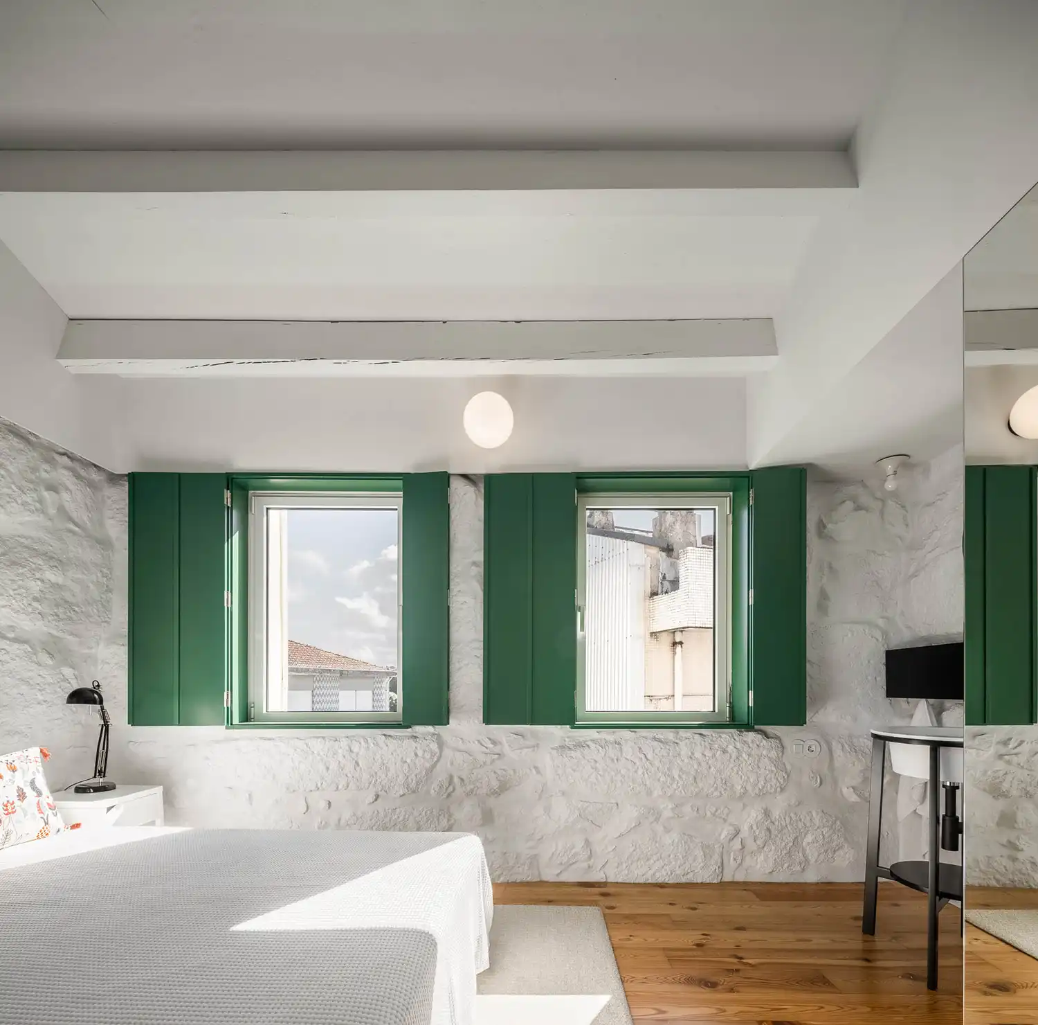 Reimagining History: spaceworkers Revive Porto's Urban Islands with 32 SQM Covelo House