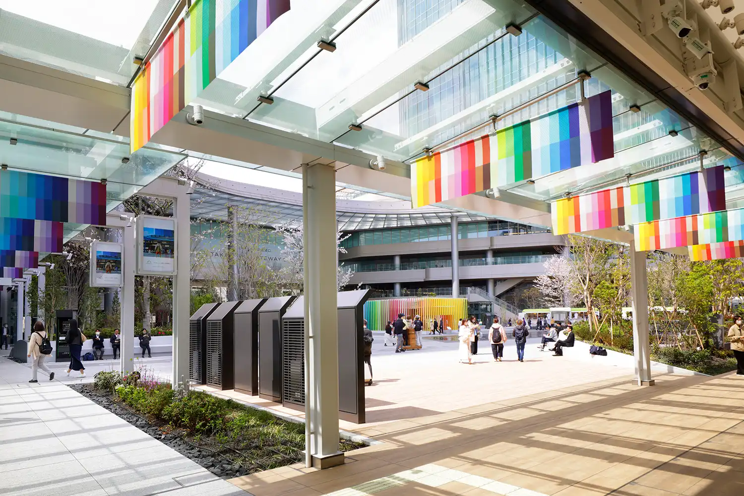 Transition of 100 curated hues in Emmanuelle Moureaux's JR East-commissioned installation symbolizing future timelines.