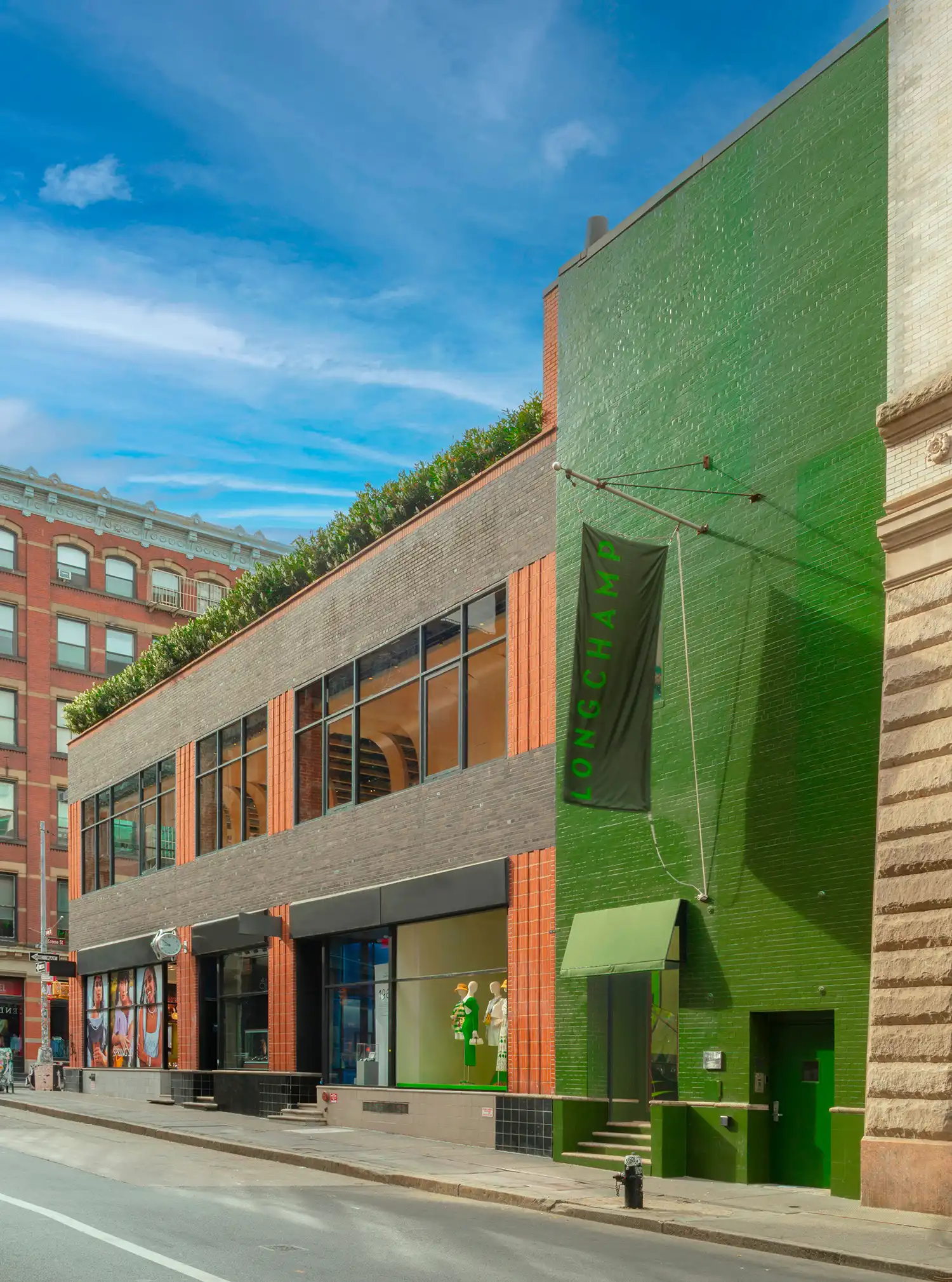 Heatherwick Studio Reimagines Longchamp’s NYC Landmark with Green Steel Drama