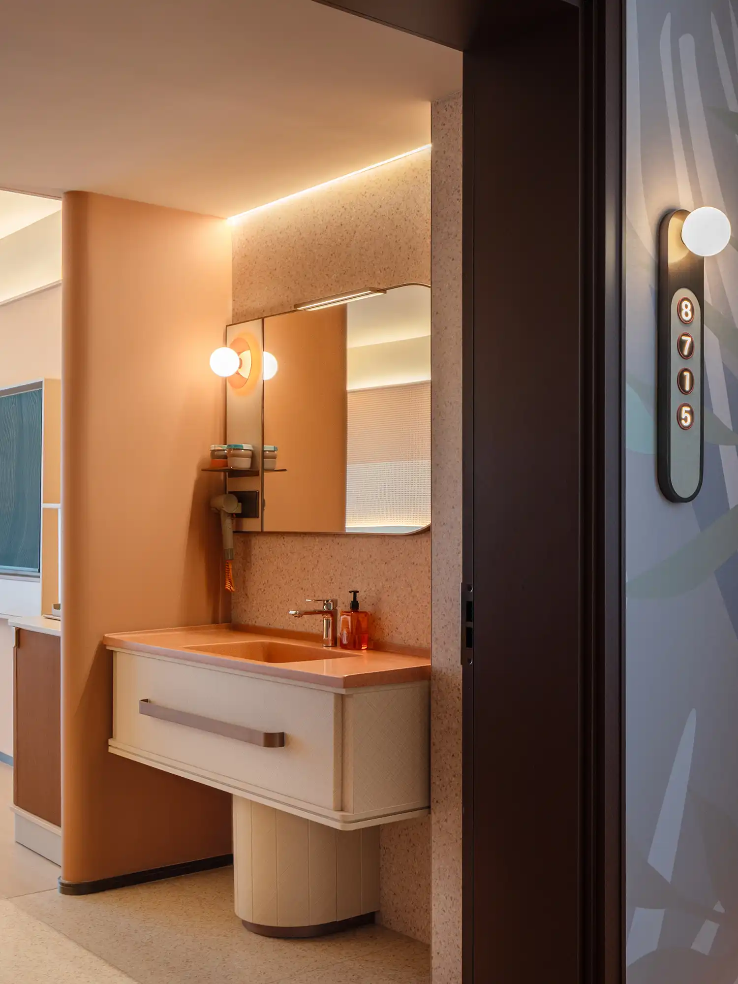 Orange Hotel 3.0 in Shanghai: Vermilion Zhou Design Group Weaves LOHAS Philosophy into Urban Oasis