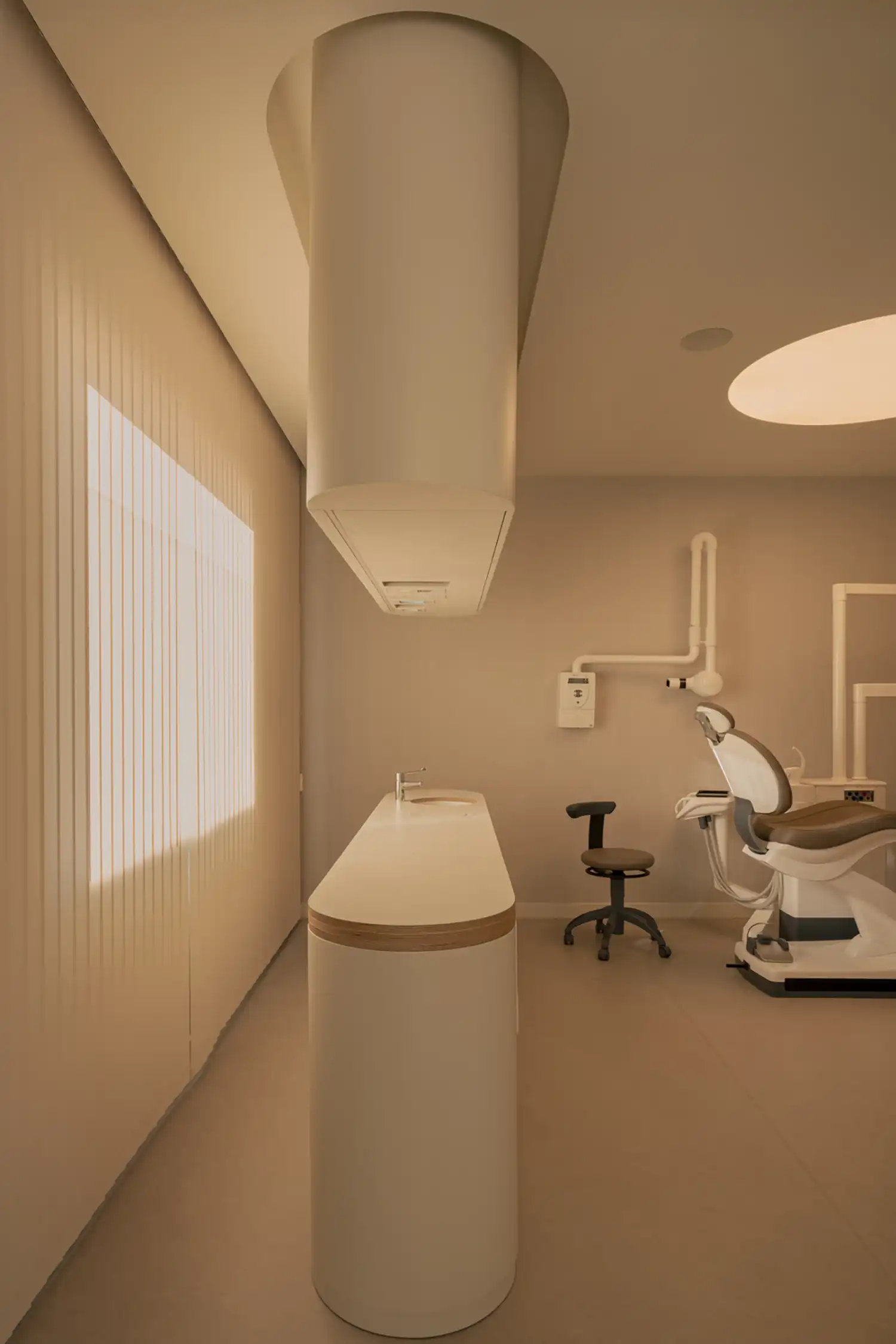 Clínica Dental Baca by Lago Interioriza: Sensory Dental Clinic Design in Málaga