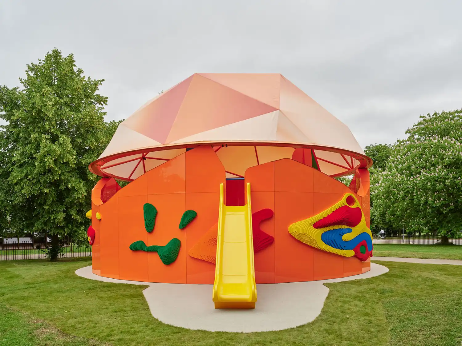 Serpentine and LEGO Group Launch Whimsical Play Pavilion by Visionary Sir Peter Cook in London’s Kensington Gardens