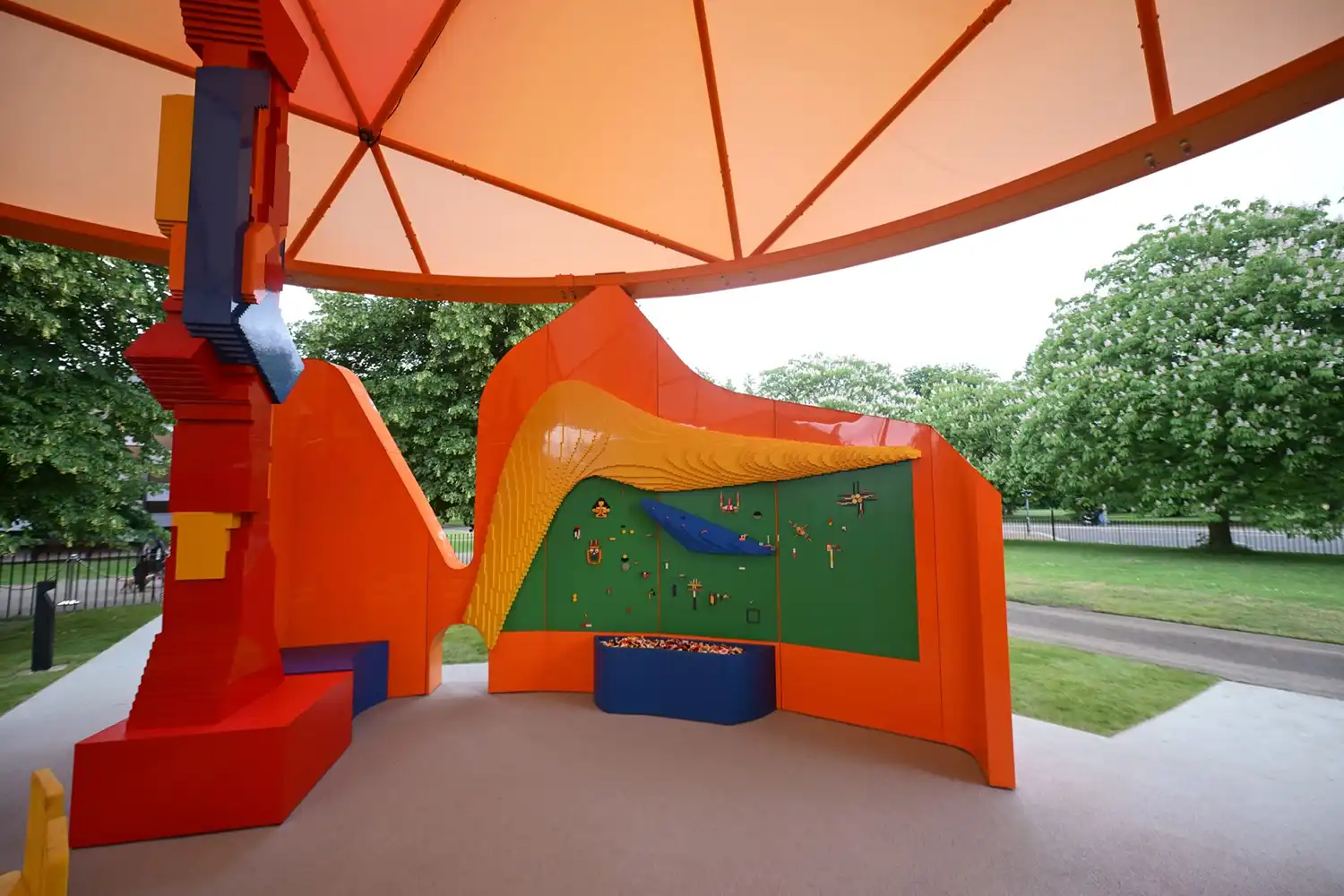 Serpentine and LEGO Group Launch Whimsical Play Pavilion by Visionary Sir Peter Cook in London’s Kensington Gardens