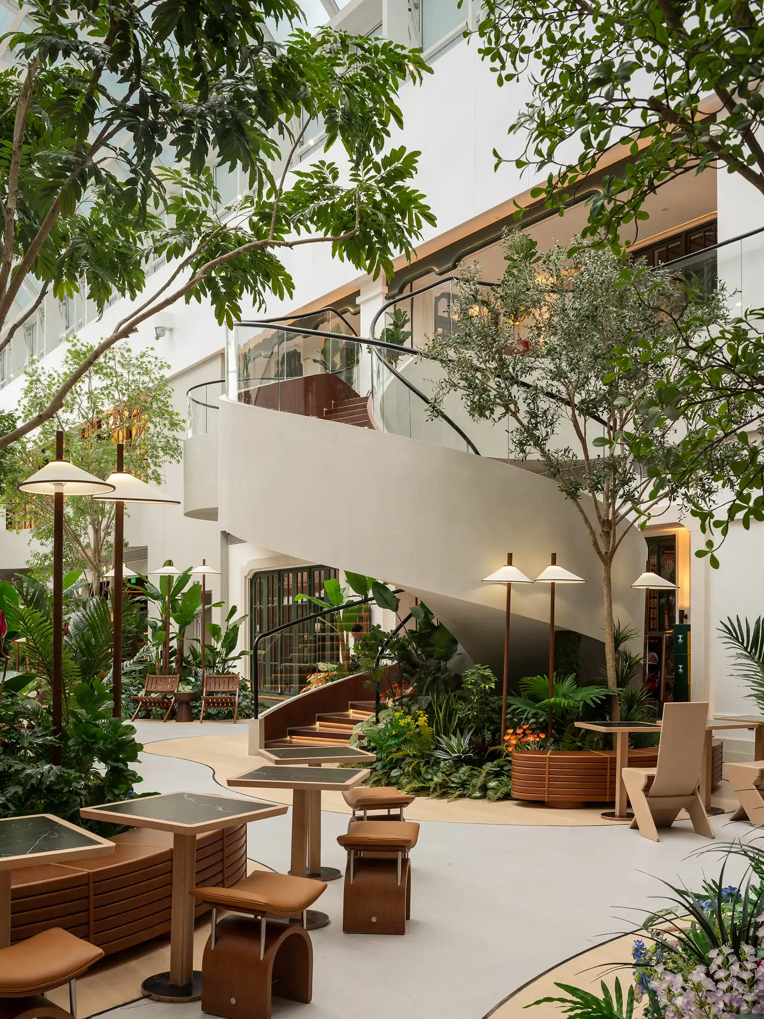 Deji Plaza’s 7th Floor Dining Area by X+Living Redefines Urban Nature with a Three-Dimensional Garden