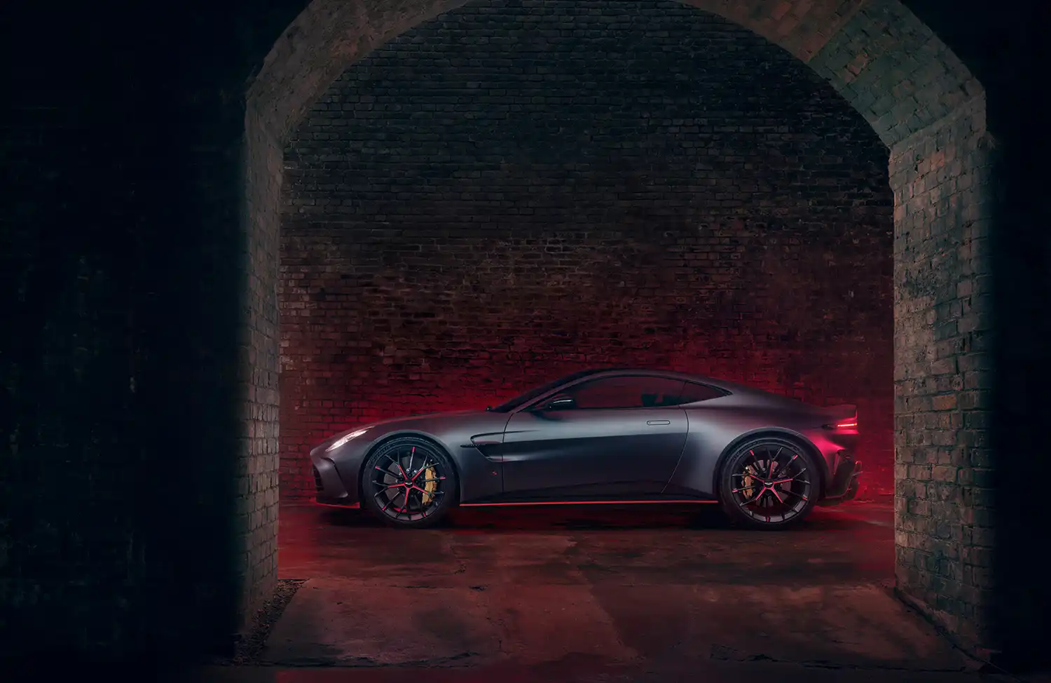 Aston Martin Vantage S