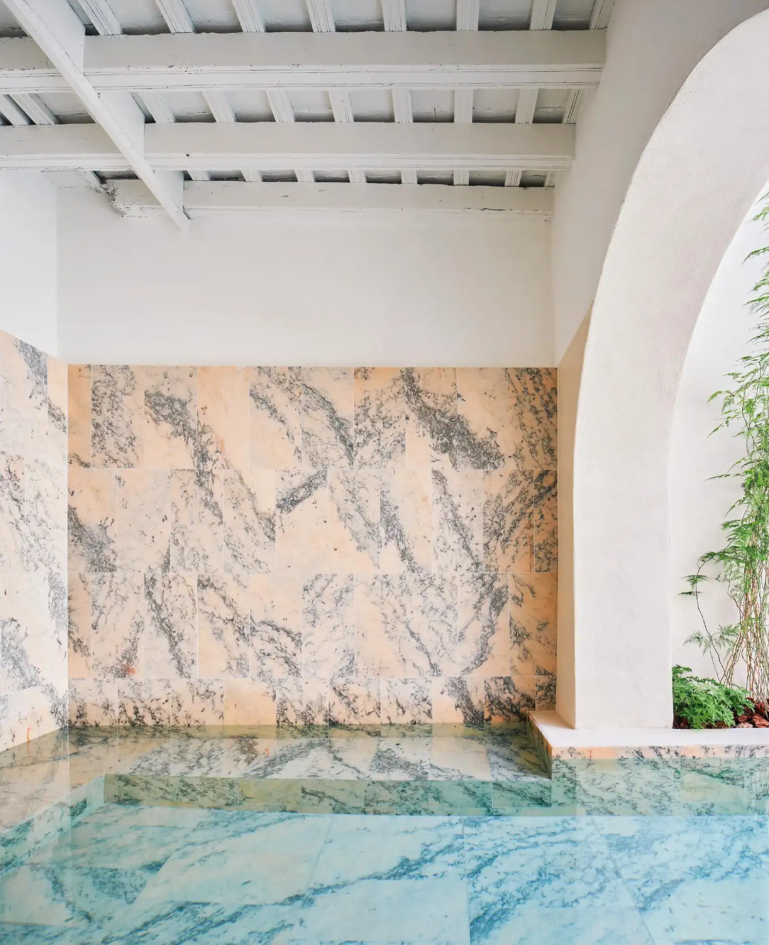 Casa Puerto: Lucas y Hernández-Gil’s Architectural Acupuncture in Spain