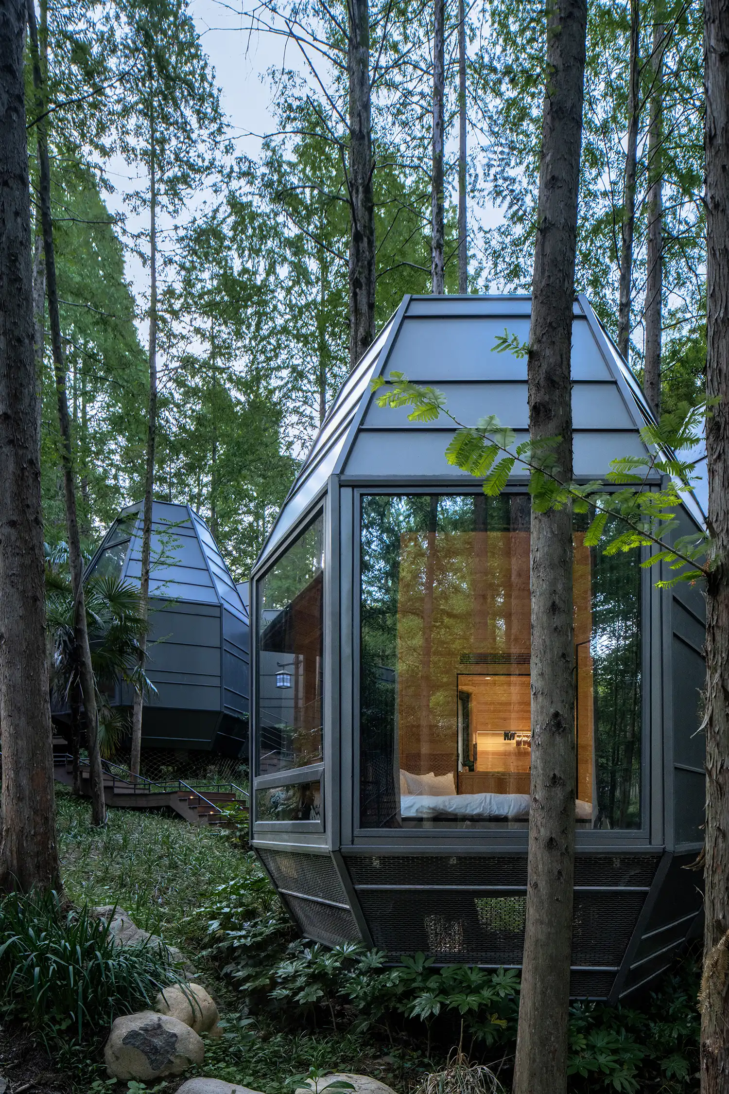 Dongmingshan Senyu Hotel: Sustainable Forest Retreat by GLA Architects | Hangzhou