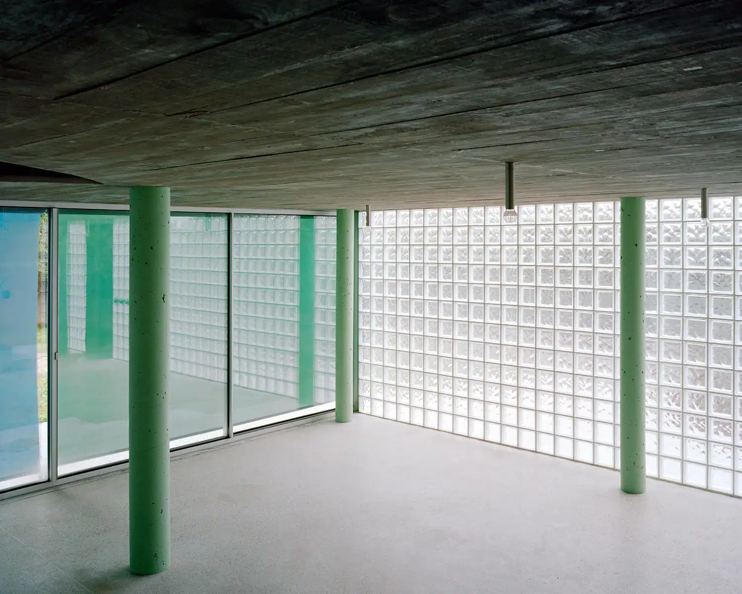 HOUSE WITH AN INVERTED ROOF in Matosinhos | FALA Atelier