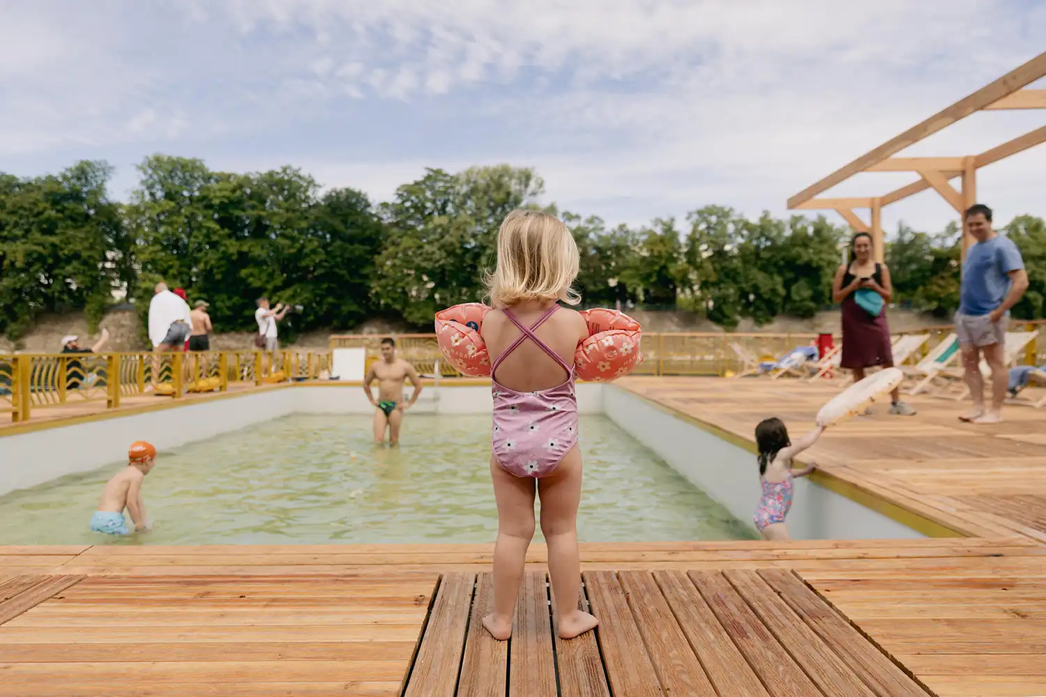 Seine Swimming Paris: Mater Studio’s Demountable Pool at Grenelle