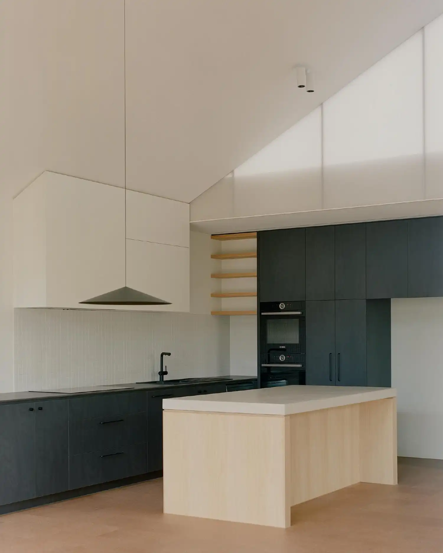 Thornbury House: Healy Ryan's Heritage Extension with Light-Filled Courtyard, Melbourne